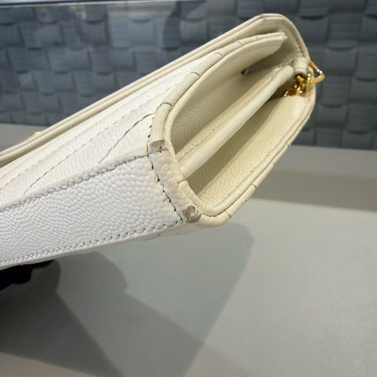Saint Laurent - Envelope Medium Bag - Grained calfskin leather - White with Gold-Tone Hardware - (Medium)