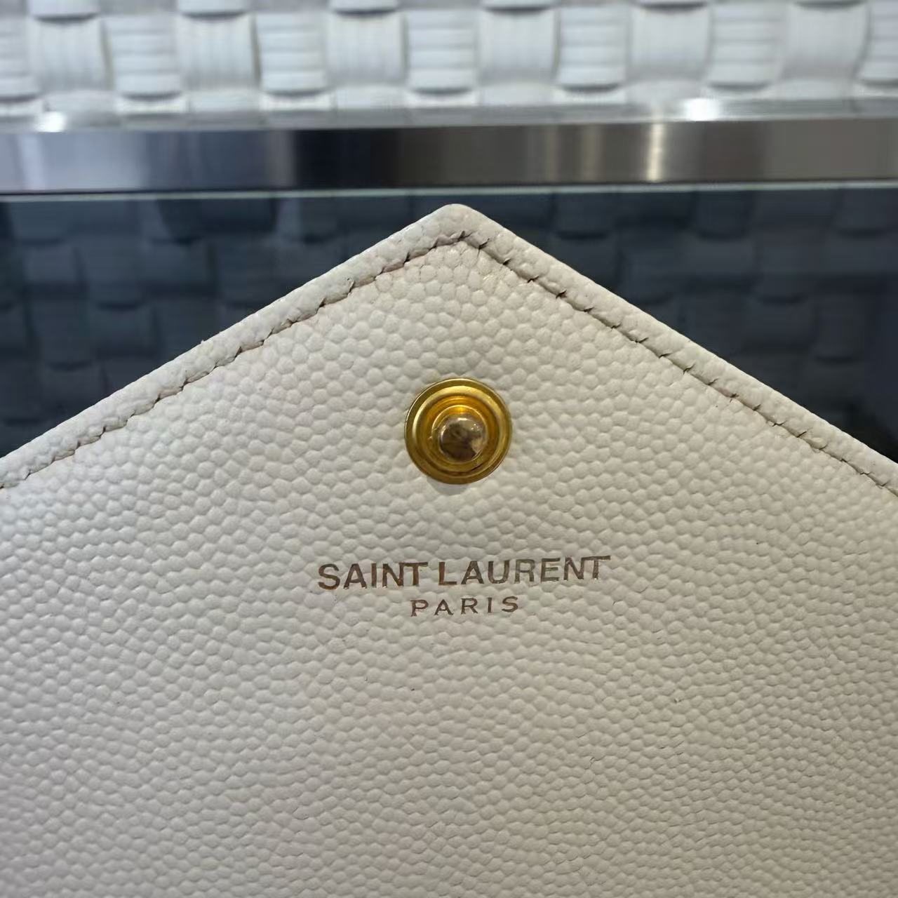 Saint Laurent - Envelope Medium Bag - Grained calfskin leather - White with Gold-Tone Hardware - (Medium)