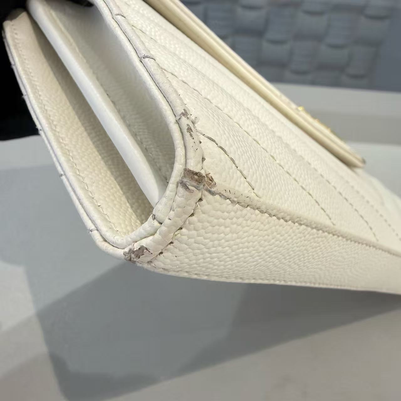 Saint Laurent - Envelope Medium Bag - Grained calfskin leather - White with Gold-Tone Hardware - (Medium)