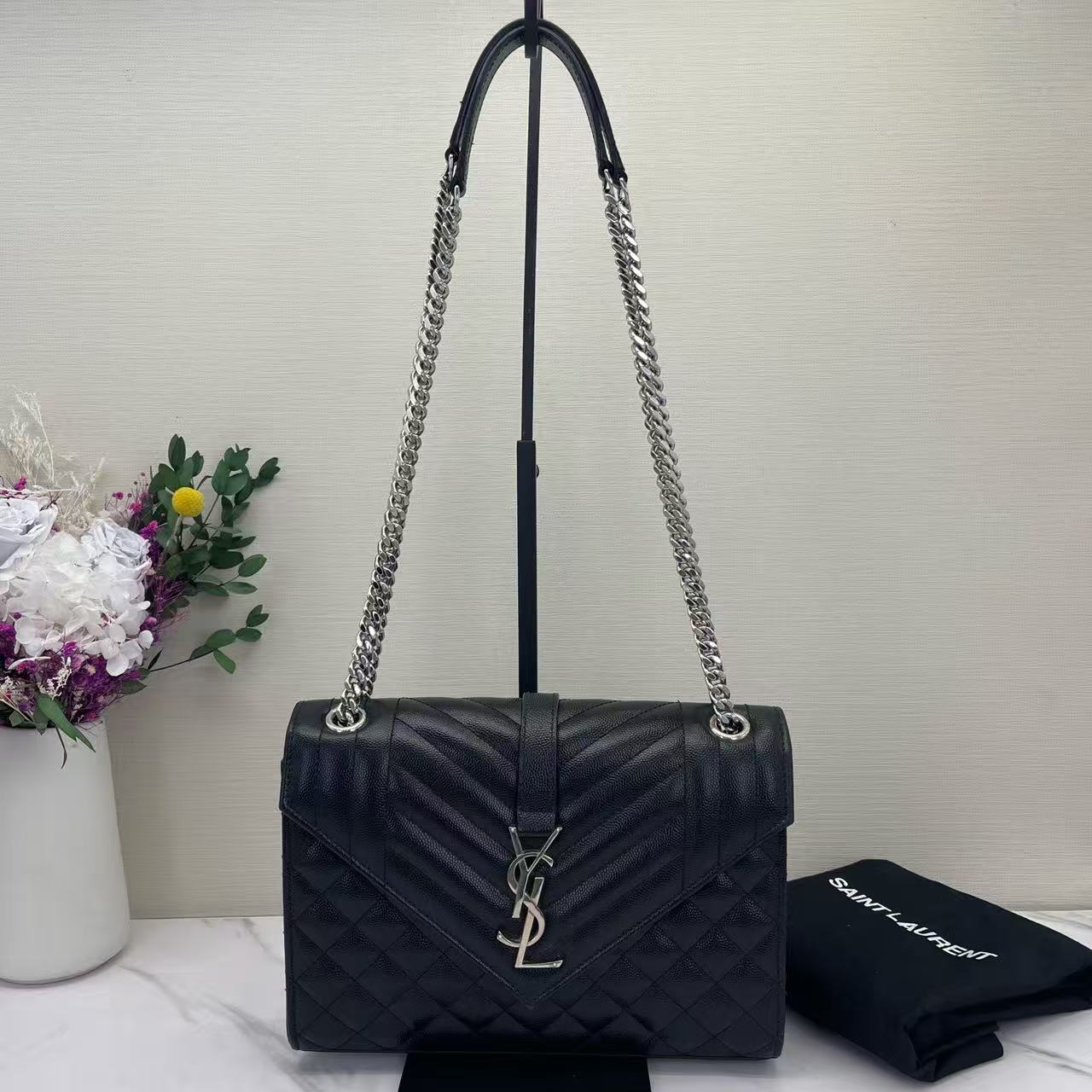 Saint Laurent - Envelope - Pebbled calfskin leather - Black with Silver-Tone Hardware - (medium)
