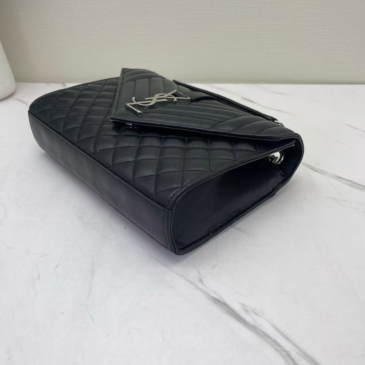 Saint Laurent - Envelope - Pebbled calfskin leather - Black with Silver-Tone Hardware - (medium)