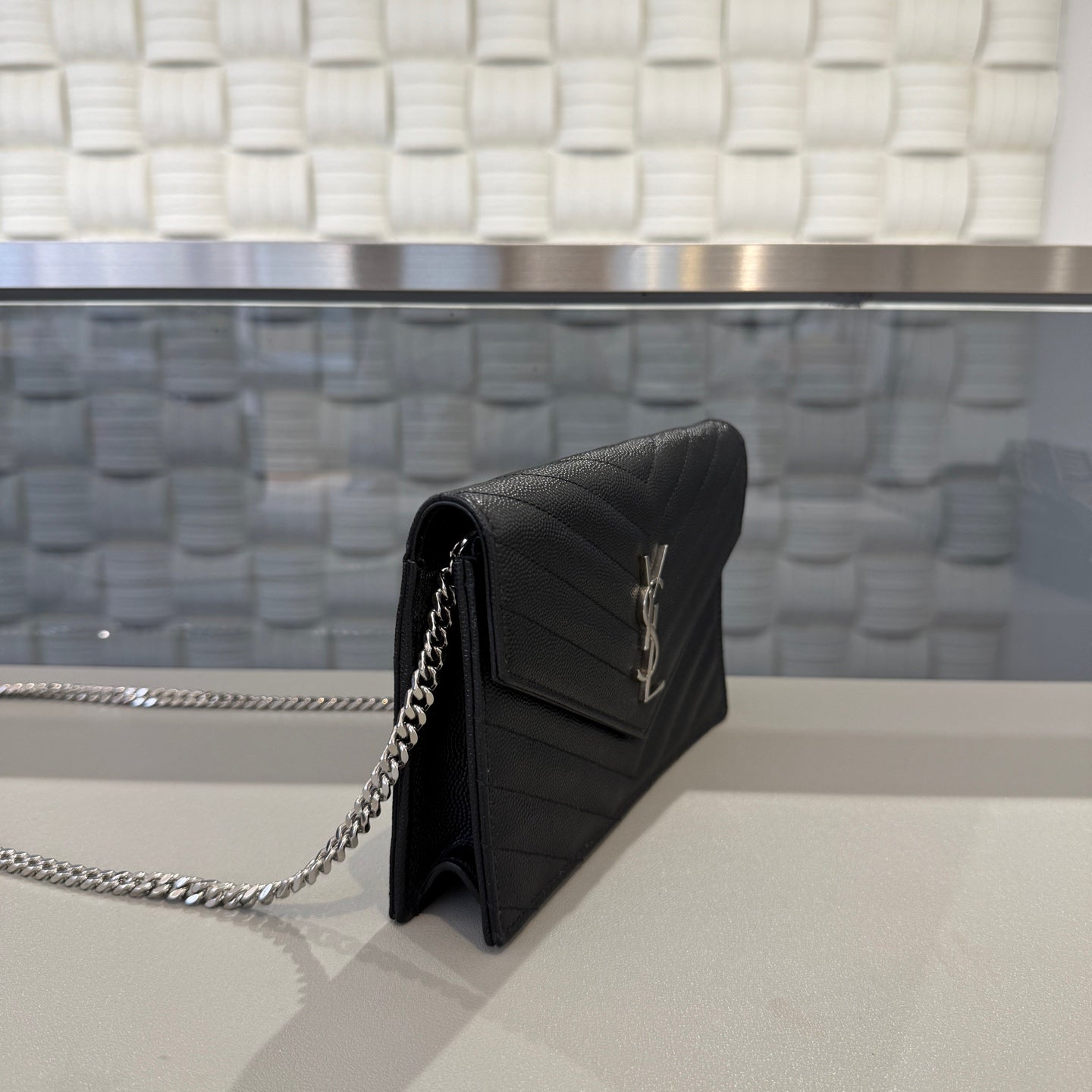 Saint Laurent - Envelope Wallet on Chain - Leather - Black - (small)