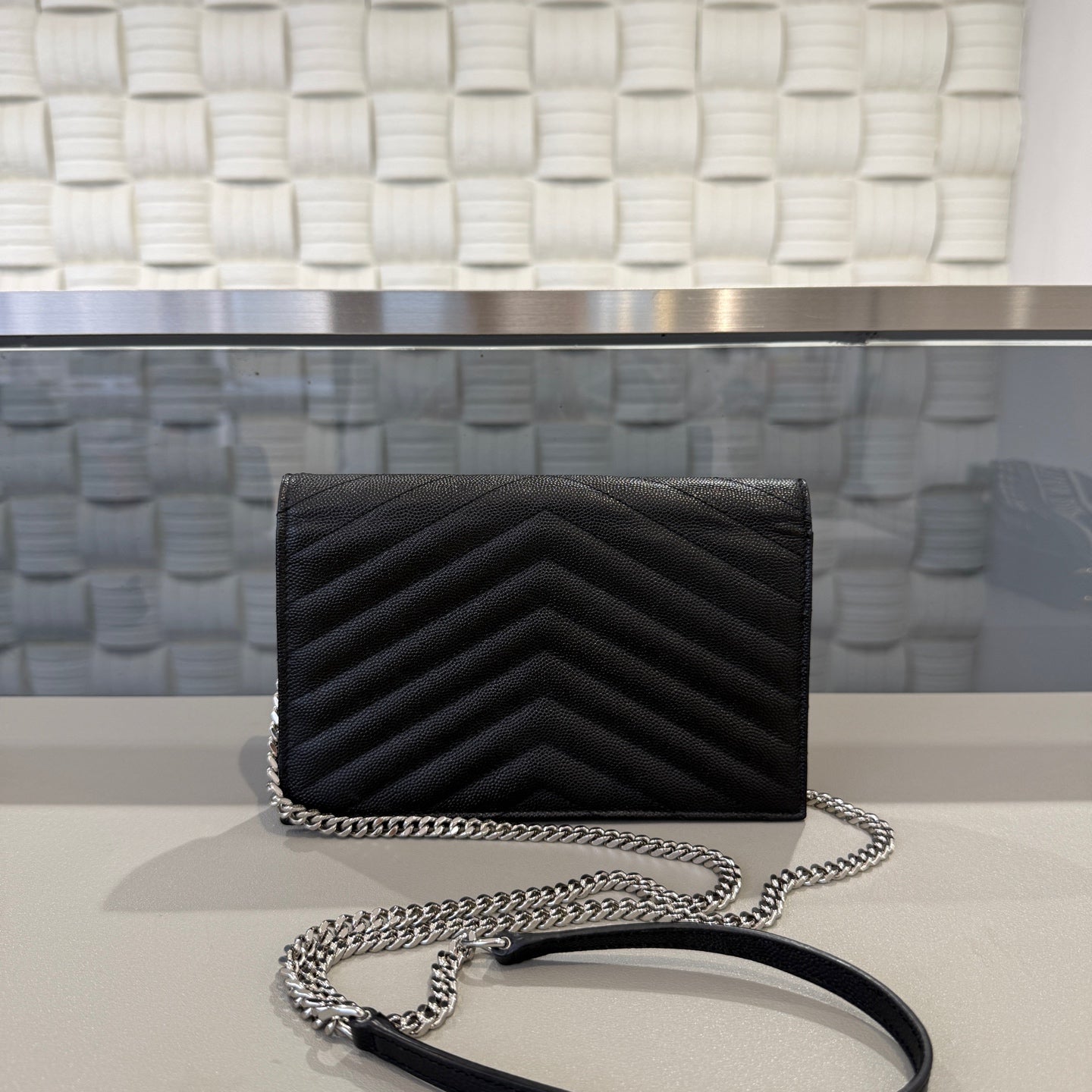 Saint Laurent - Envelope Wallet on Chain - Leather - Black - (small)