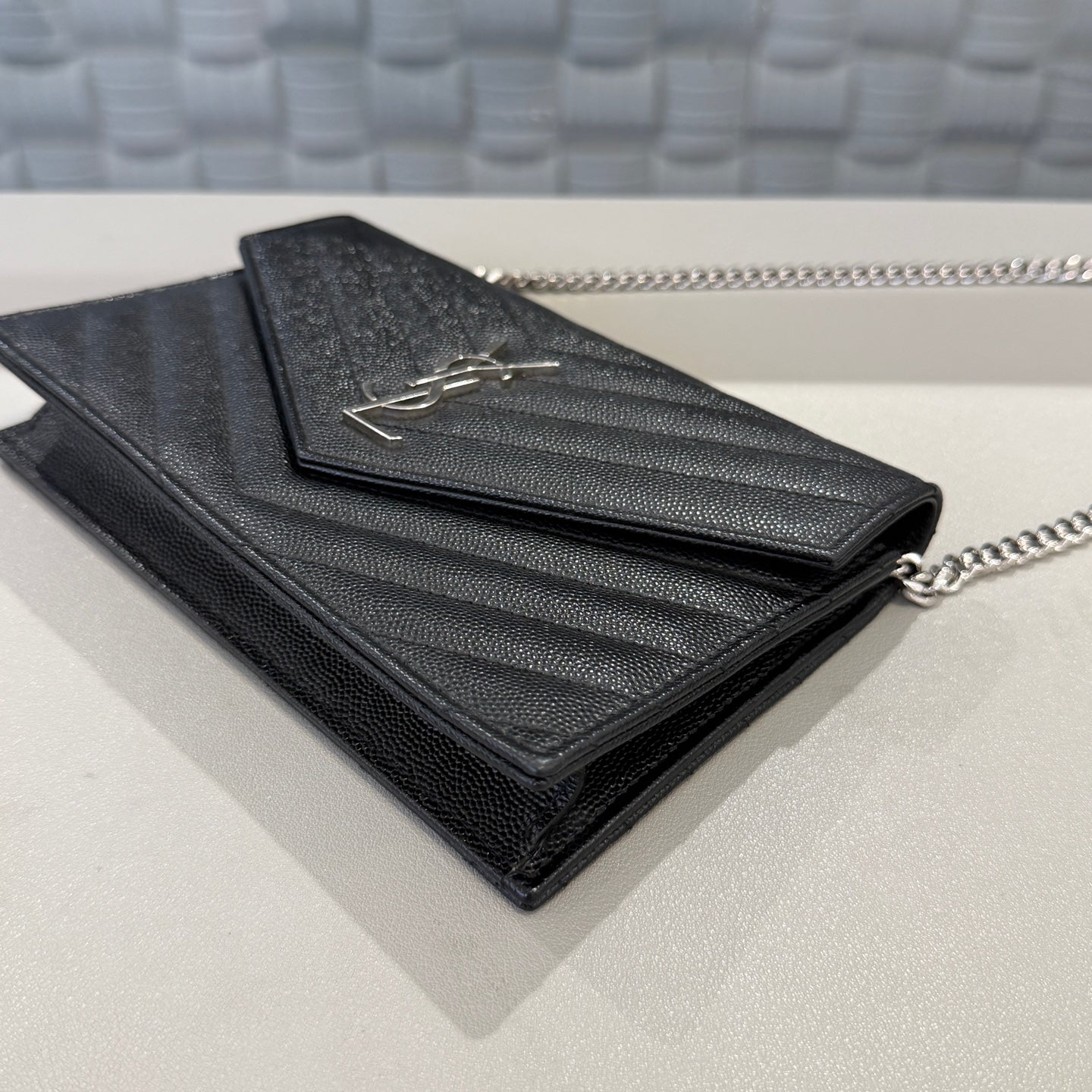 Saint Laurent - Envelope Wallet on Chain - Leather - Black - (small)