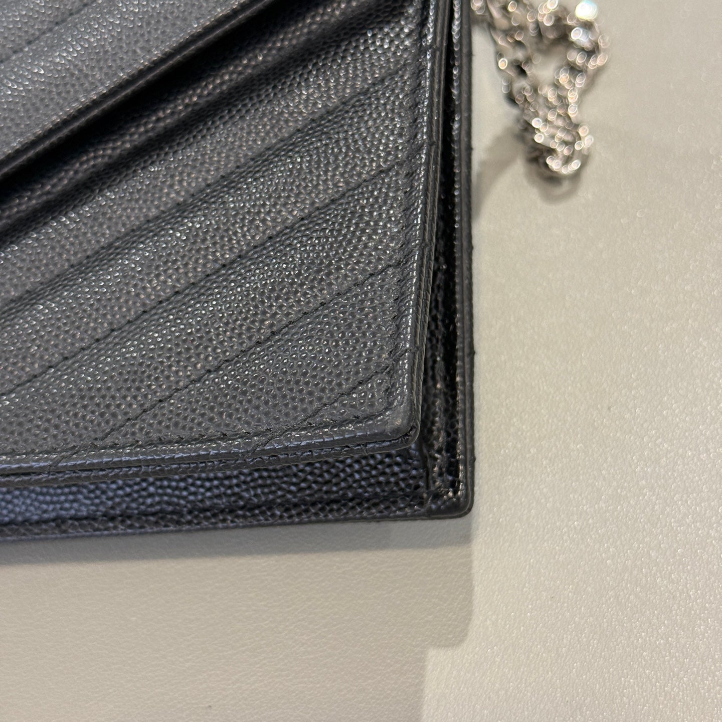 Saint Laurent - Envelope Wallet on Chain - Leather - Black - (small)