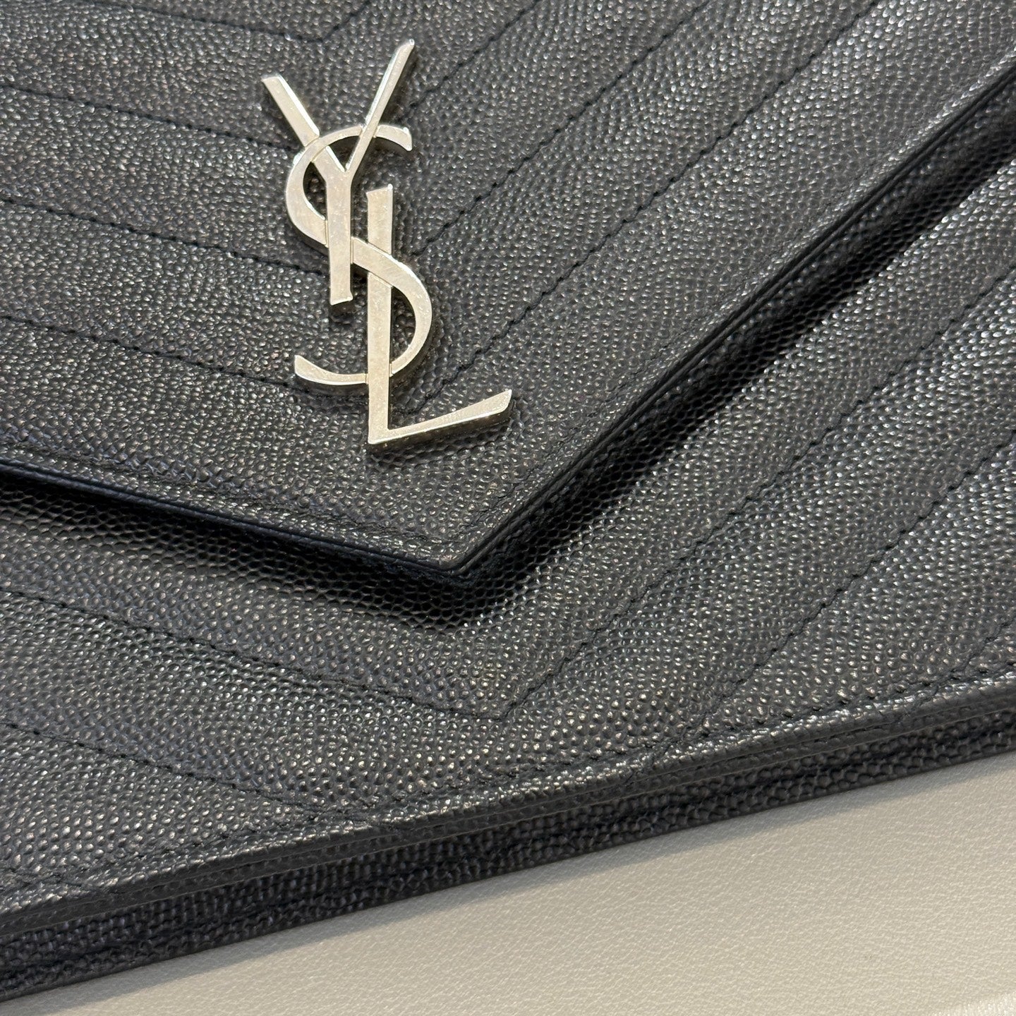 Saint Laurent - Envelope Wallet on Chain - Leather - Black - (small)