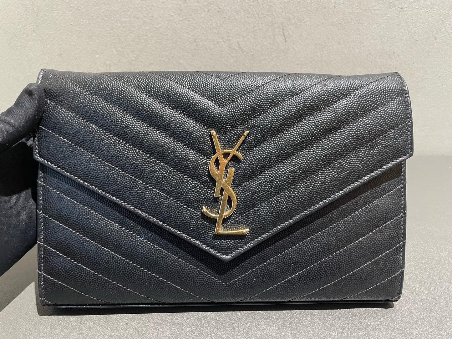 Saint Laurent - Envelope Wallet on Chain (WOC) - Grained leather - Black - (Medium)