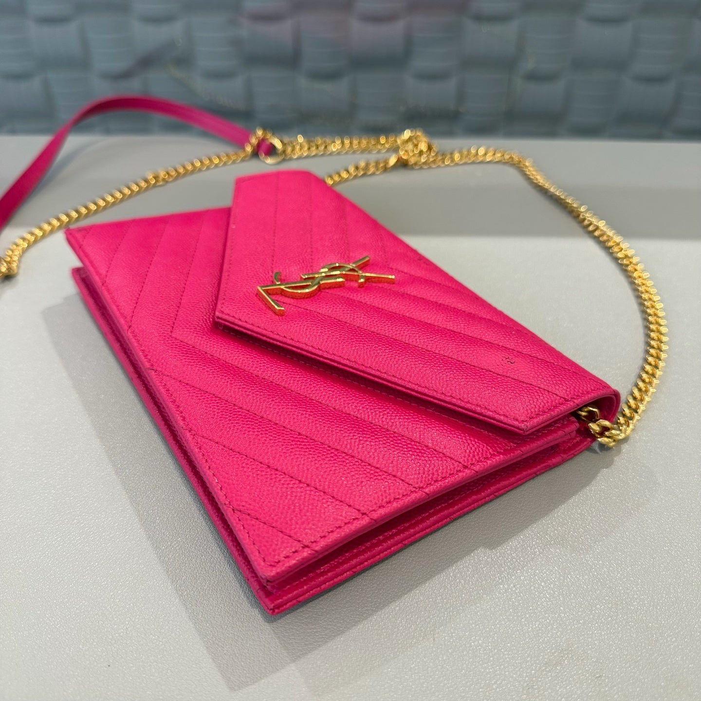 Saint Laurent - Envelope Wallet on Chain (WOC) - Pebbled leather - Pink - (mini)