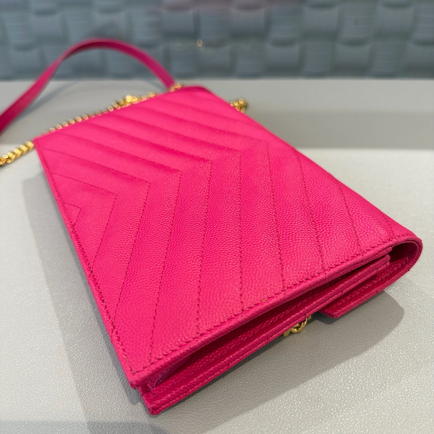 Saint Laurent - Envelope Wallet on Chain (WOC) - Pebbled leather - Pink - (mini)