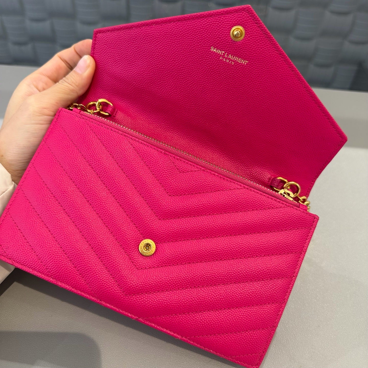 Saint Laurent - Envelope Wallet on Chain (WOC) - Pebbled leather - Pink - (mini)