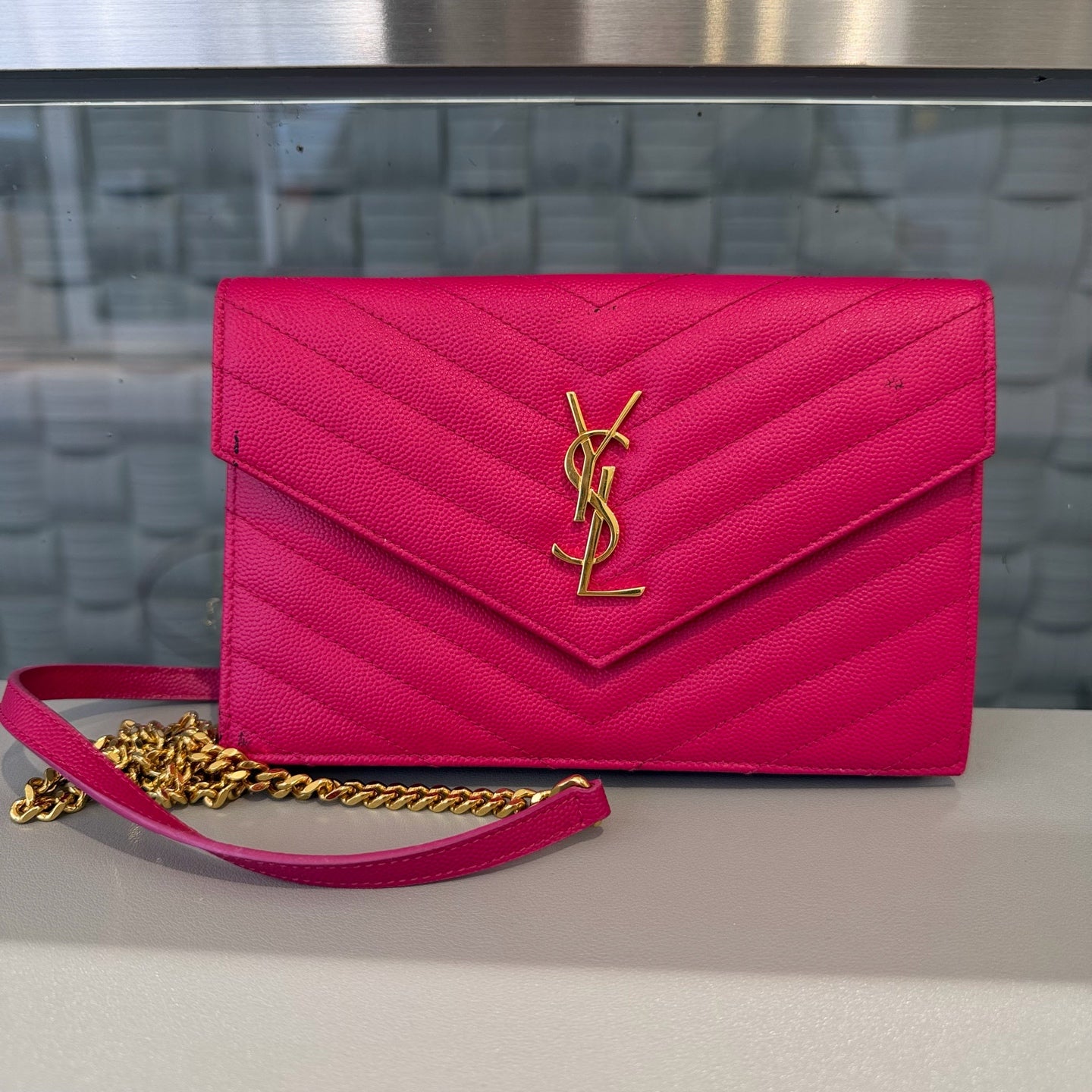Saint Laurent - Envelope Wallet on Chain (WOC) - Pebbled leather - Pink - (mini)