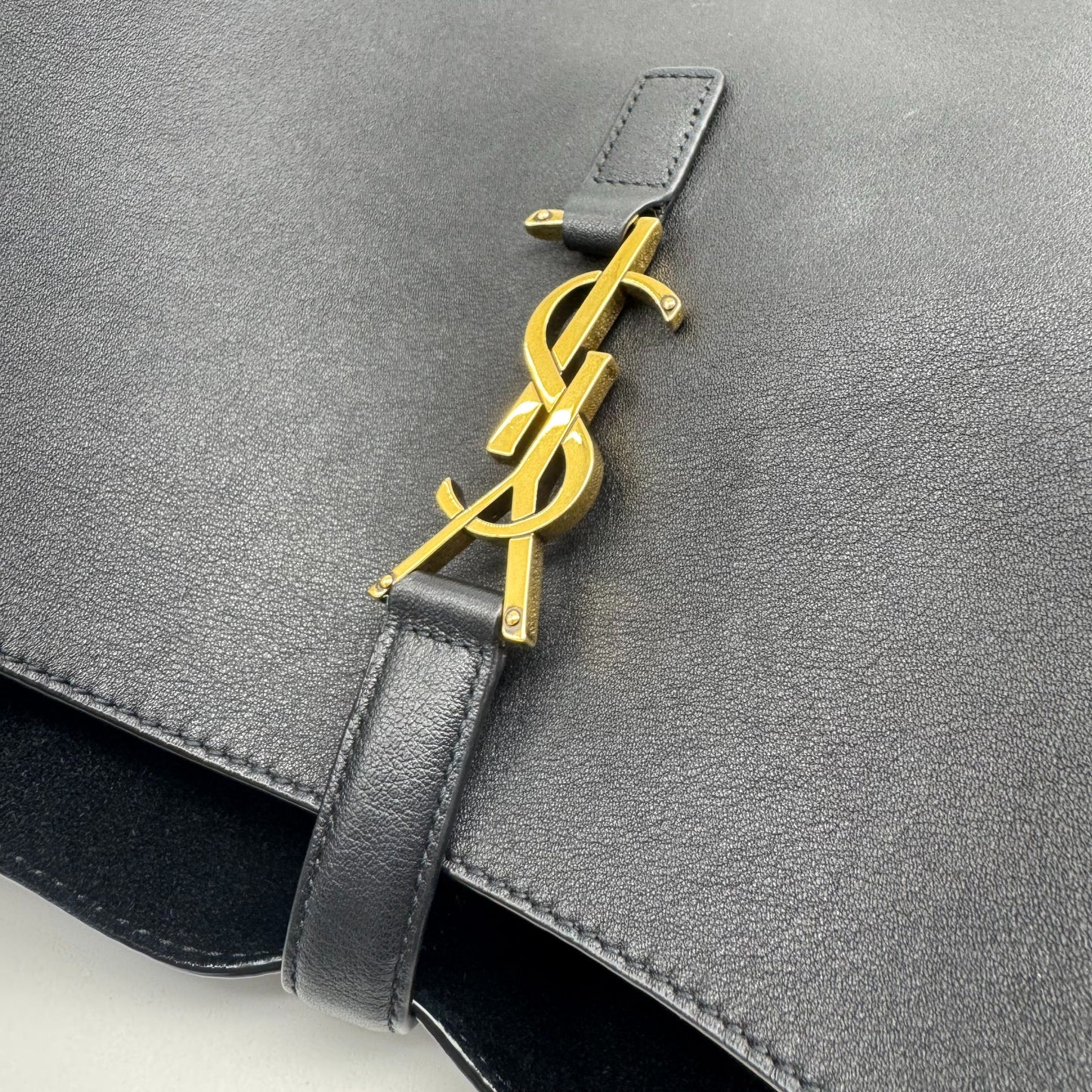 Saint Laurent - Hobo Bag - Leather - Black - (Large)