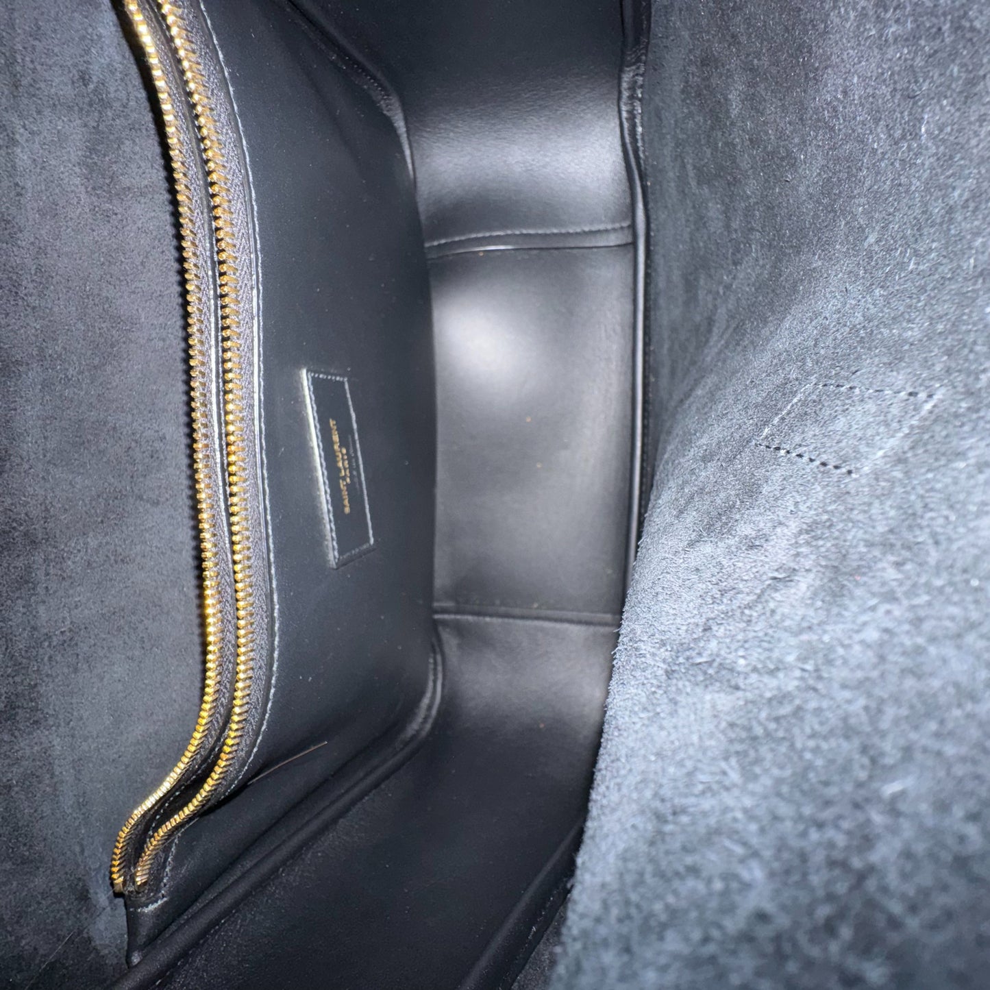 Saint Laurent - Hobo Bag - Leather - Black - (Large)