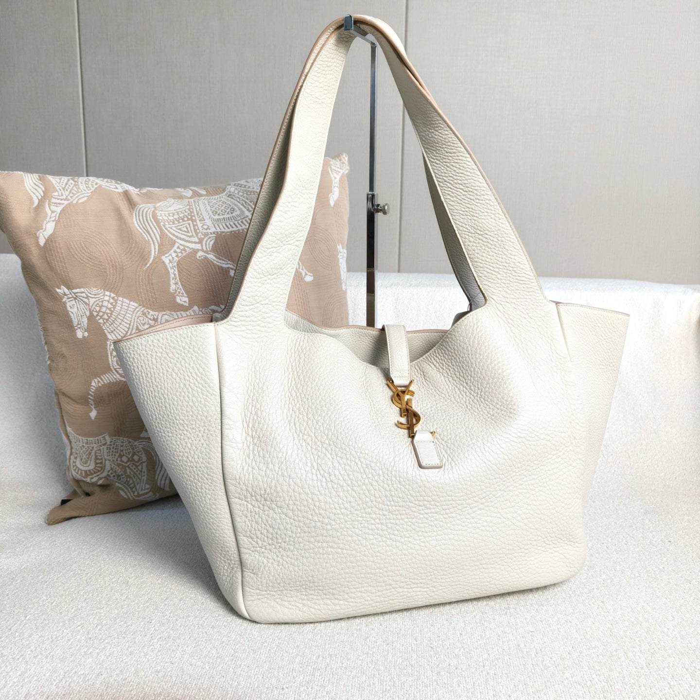 Saint Laurent - Hobo Bag - Leather - White - (Large)