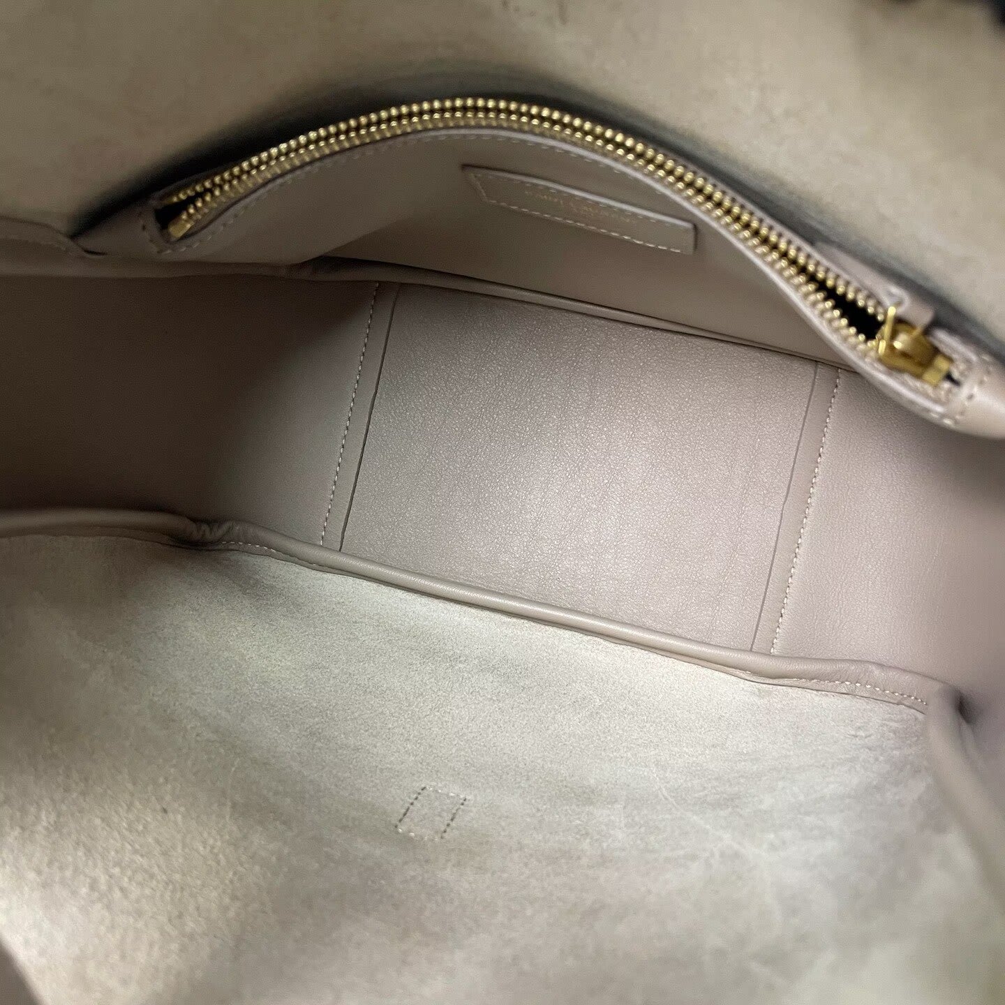 Saint Laurent - Hobo Shoulder Bag - Grained leather - Elephant Grey with Gold-Tone Hardware - (Small)