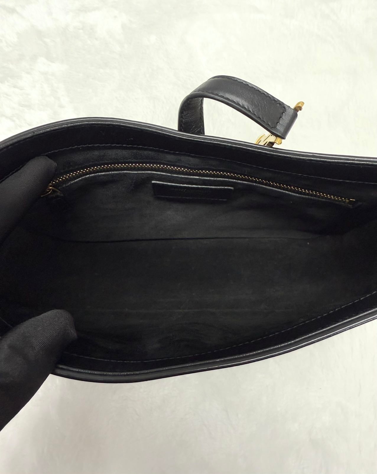 Saint Laurent - Hobo - Smooth leather - Black - (Small)
