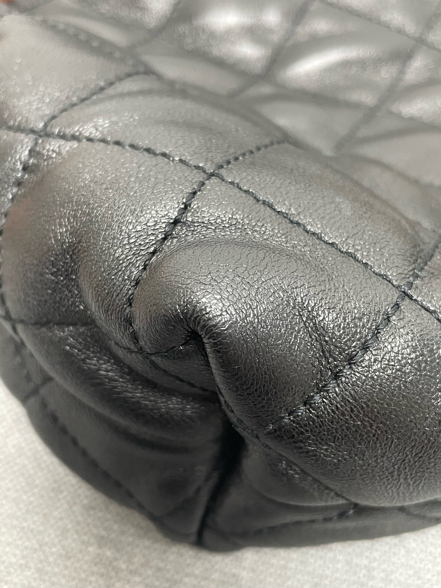 Saint Laurent - ICARE - Leather - Black - (large)