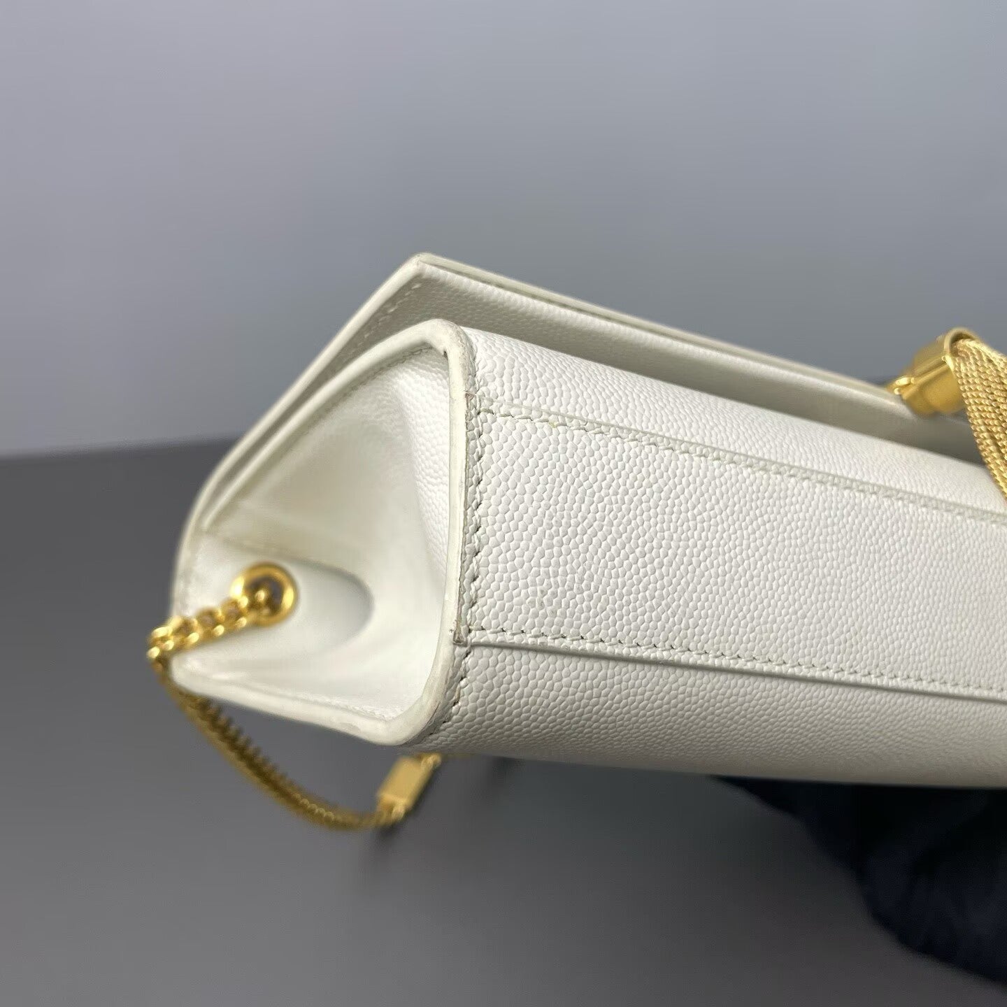 Saint Laurent - Kate - Caviar leather - White with Gold-Tone Hardware - (small)