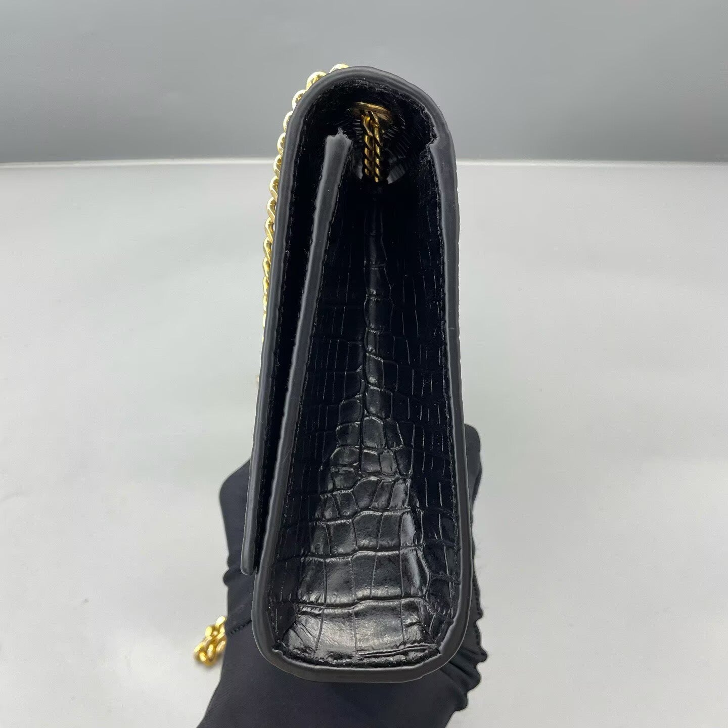 Saint Laurent - Kate - Crocodile embossed leather - Black with Gold-Tone Hardware - (medium)