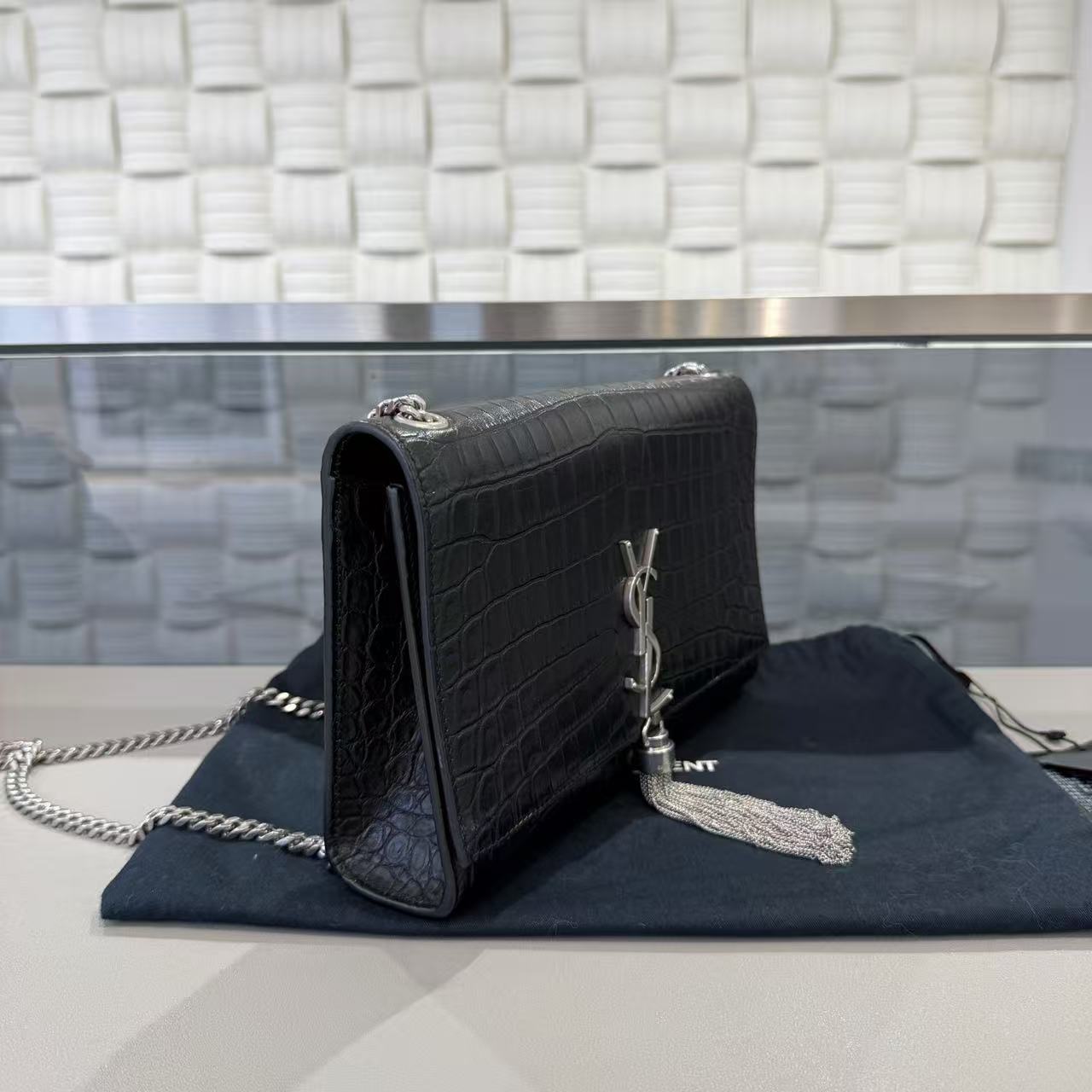 Saint Laurent - Kate Tassel Bag - Calfskin leather with crocodile embossing - Black with Silver-Tone Hardware - (medium)