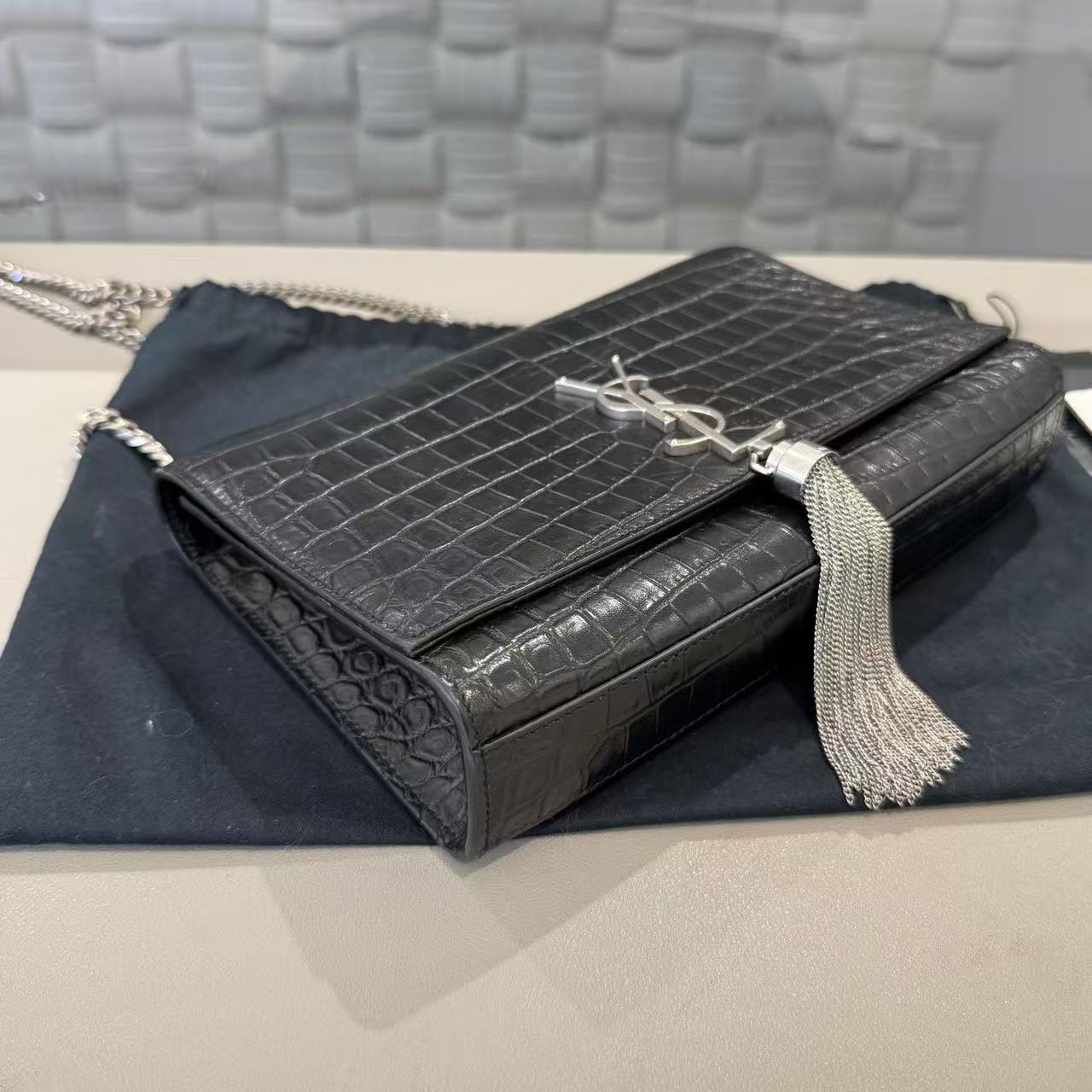 Saint Laurent - Kate Tassel Bag - Calfskin leather with crocodile embossing - Black with Silver-Tone Hardware - (medium)