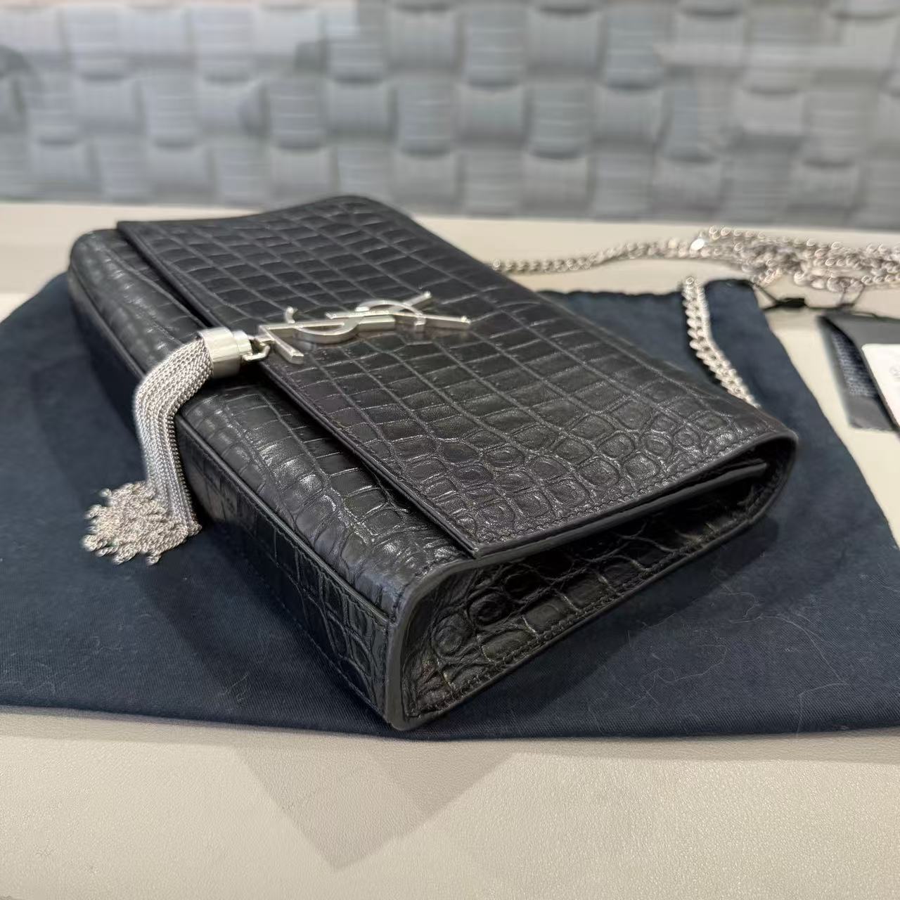 Saint Laurent - Kate Tassel Bag - Calfskin leather with crocodile embossing - Black with Silver-Tone Hardware - (medium)