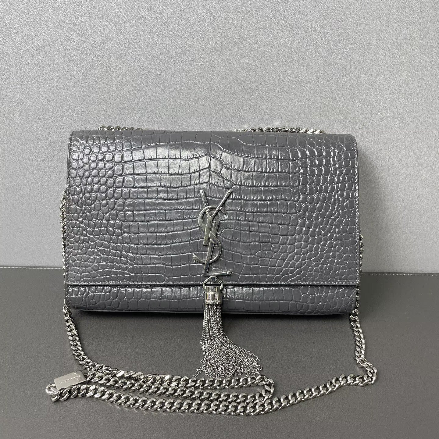Saint Laurent - Kate Tassel - Calfskin leather, crocodile embossed - Grey - (Medium)