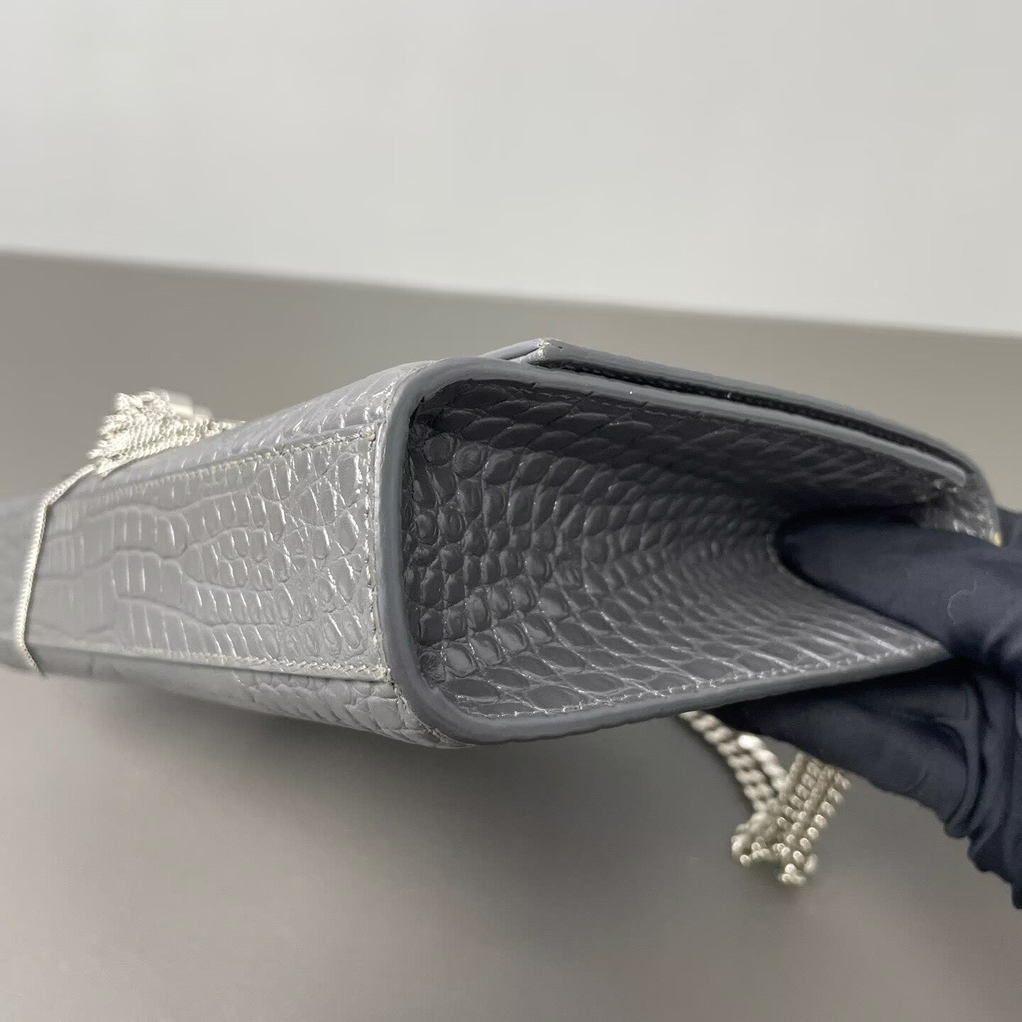 Saint Laurent - Kate Tassel - Calfskin leather, crocodile embossed - Grey - (Medium)