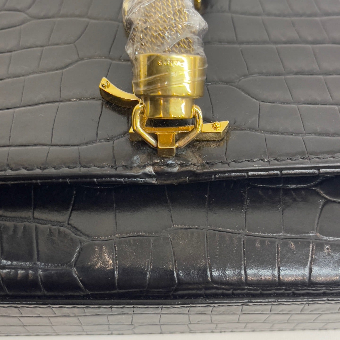 Saint Laurent - Kate Tassel - Patent leather with crocodile embossing - Black with Gold-Tone Hardware - (medium)