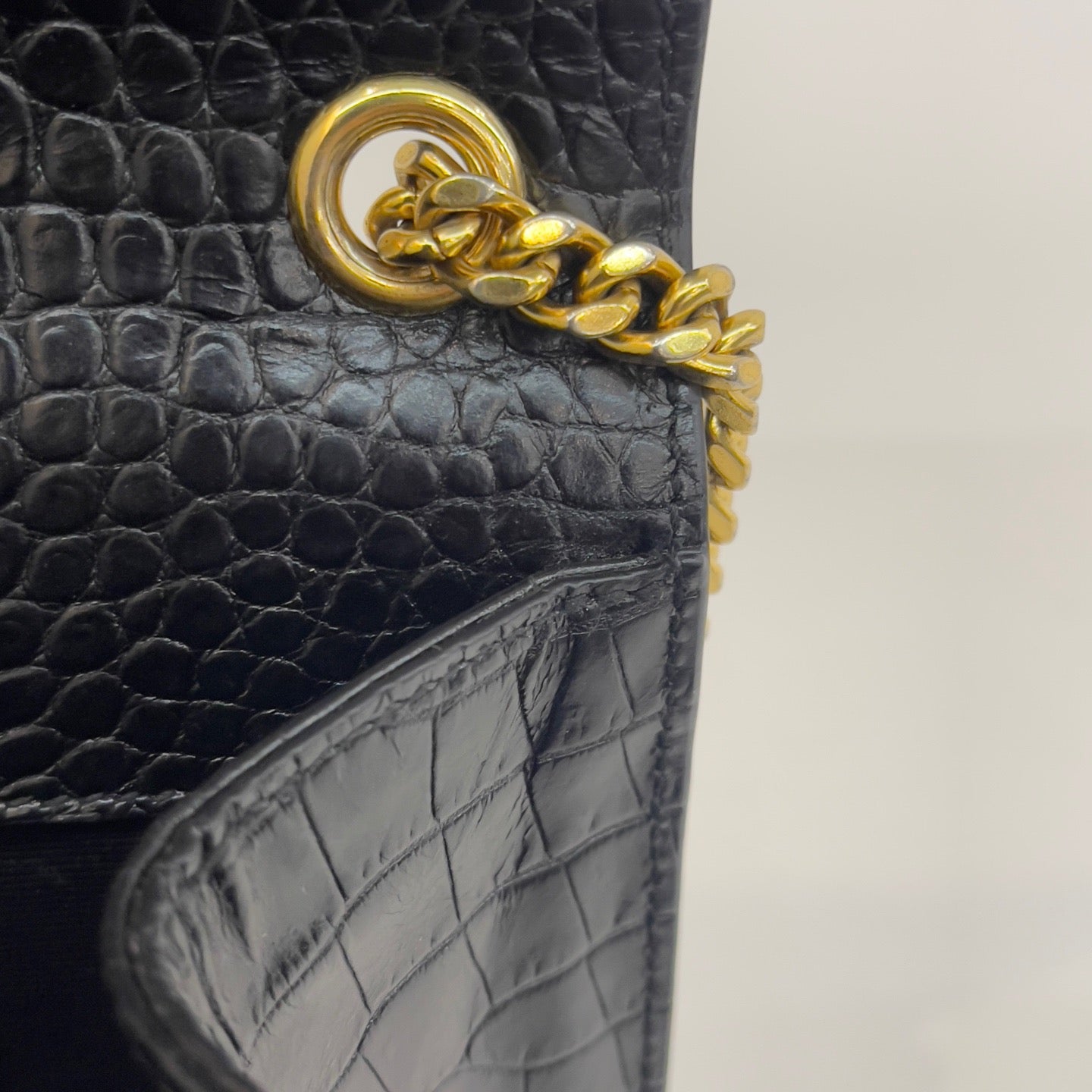 Saint Laurent - Kate Tassel - Patent leather with crocodile embossing - Black with Gold-Tone Hardware - (medium)