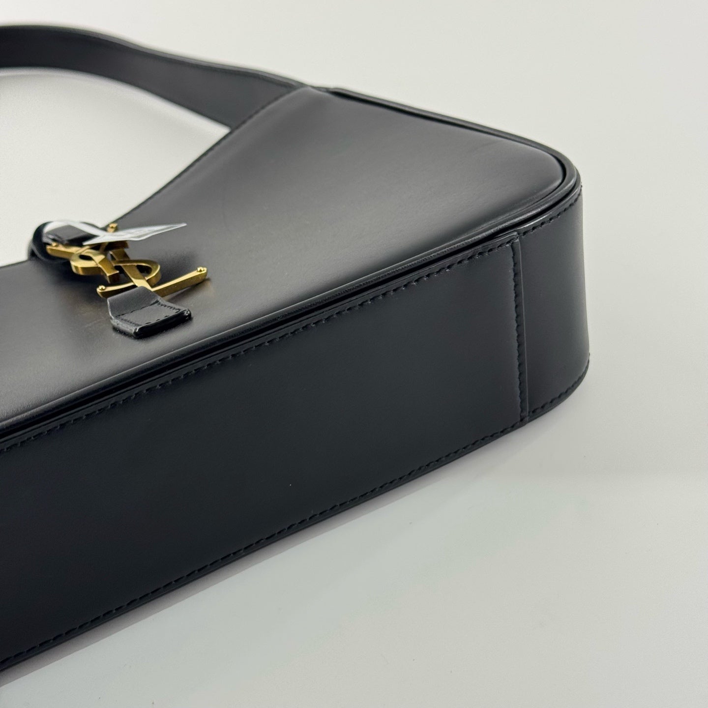 Saint Laurent - Le 5 à 7 Hobo Bag - Leather - Black