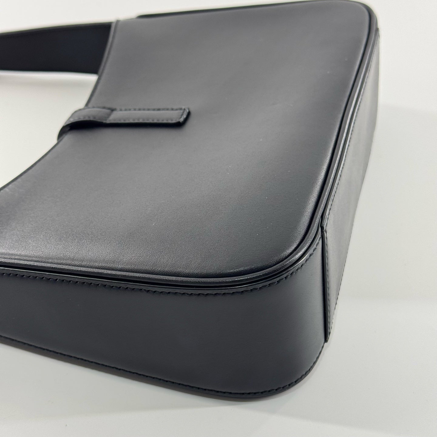 Saint Laurent - Le 5 à 7 Hobo Bag - Leather - Black