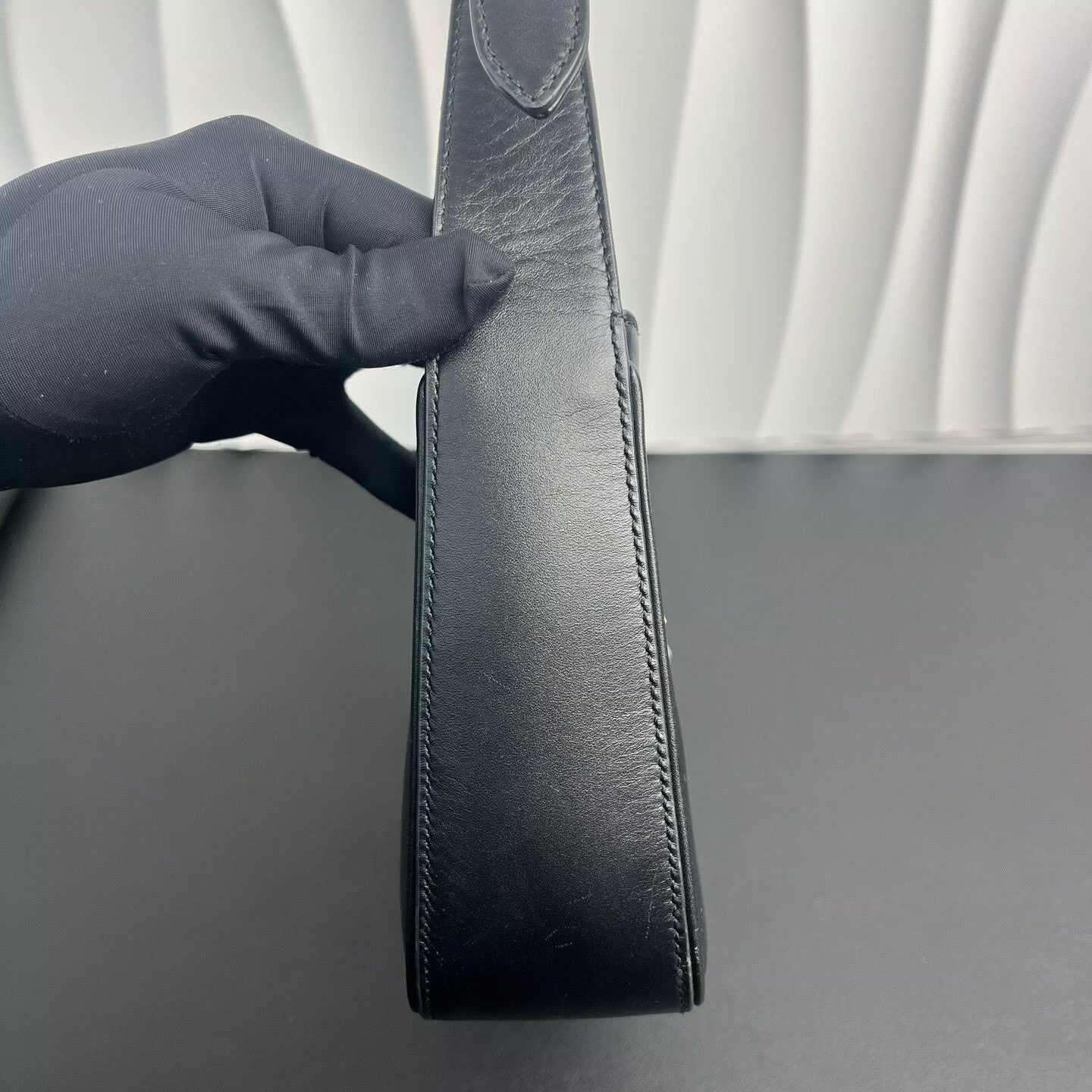 Saint Laurent - Le 5 à 7 Hobo Bag - Leather - Black - (mini)