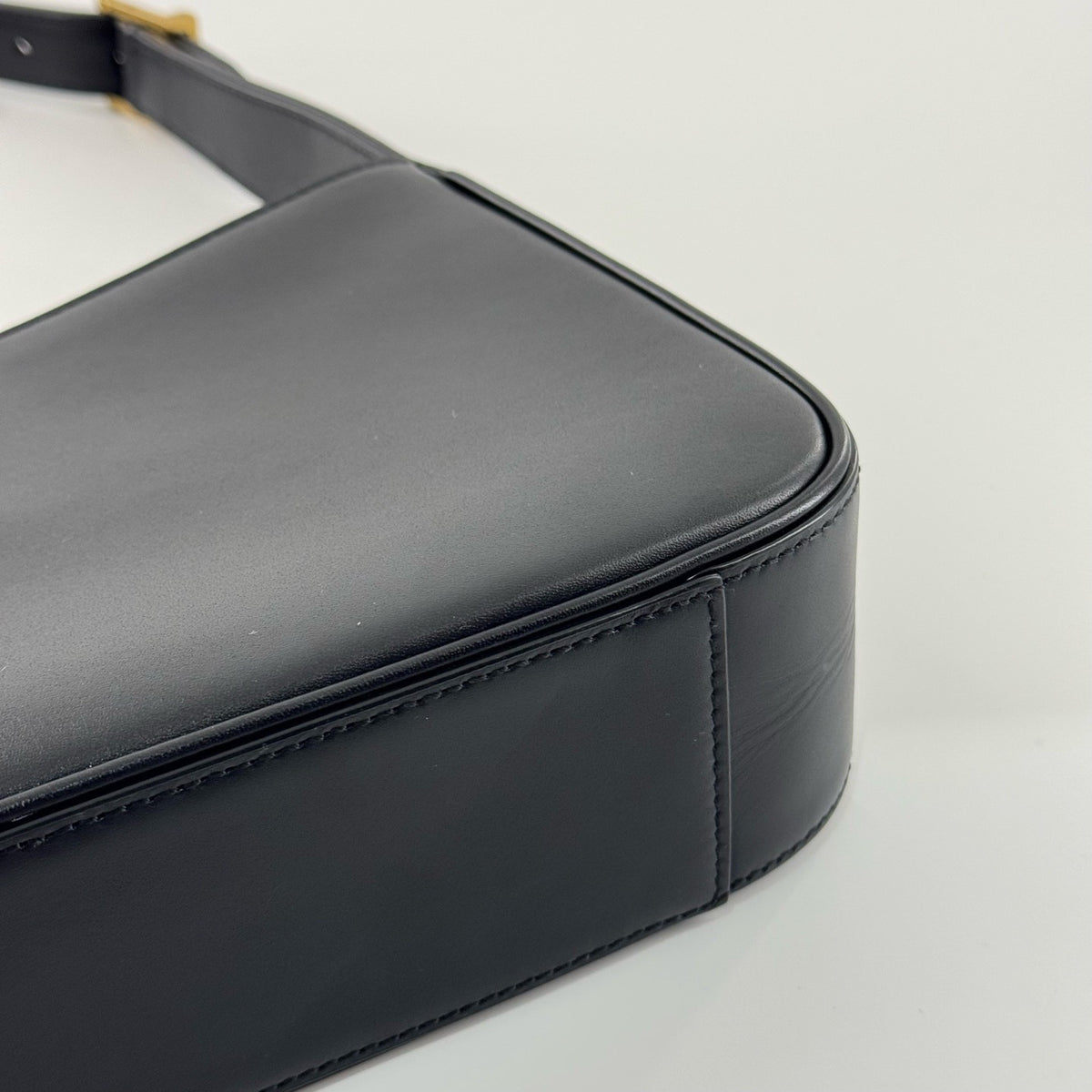 Saint Laurent - Le 5 a 7 Hobo Bag - Leather - Black - (Small)