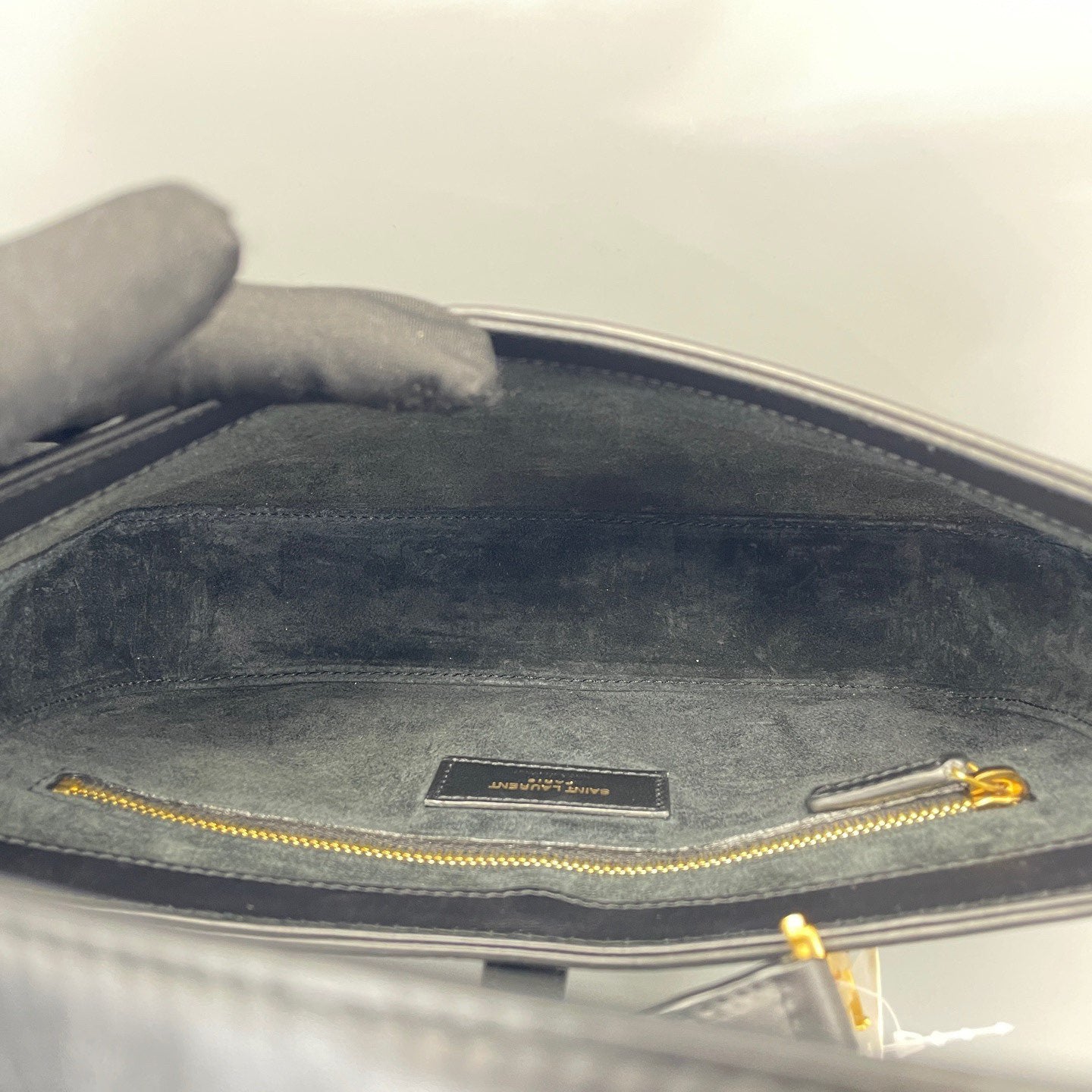Saint Laurent - Le 5 à 7 Hobo Bag - Leather - Black with Gold-Tone Hardware - (medium)