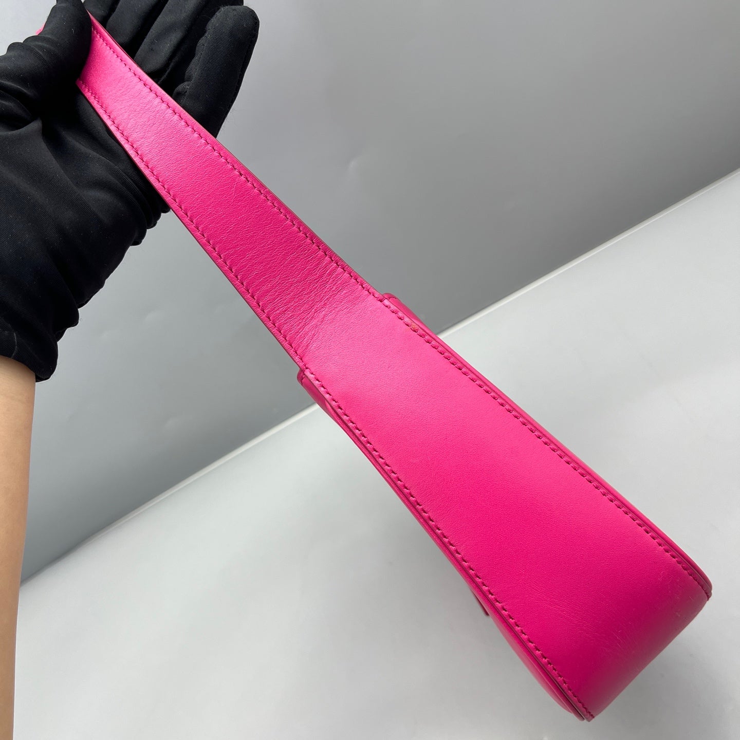 Saint Laurent - Le 5 à 7 Hobo Bag - Leather - Pink - (medium)