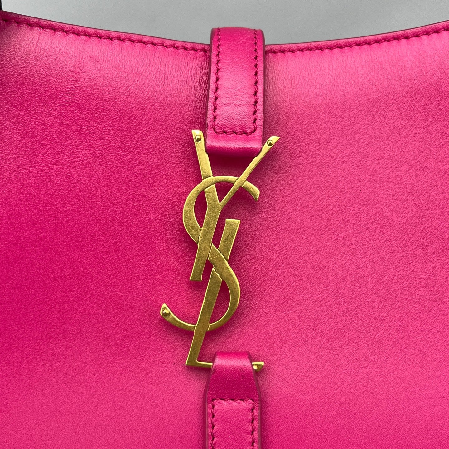 Saint Laurent - Le 5 à 7 Hobo Bag - Leather - Pink - (medium)