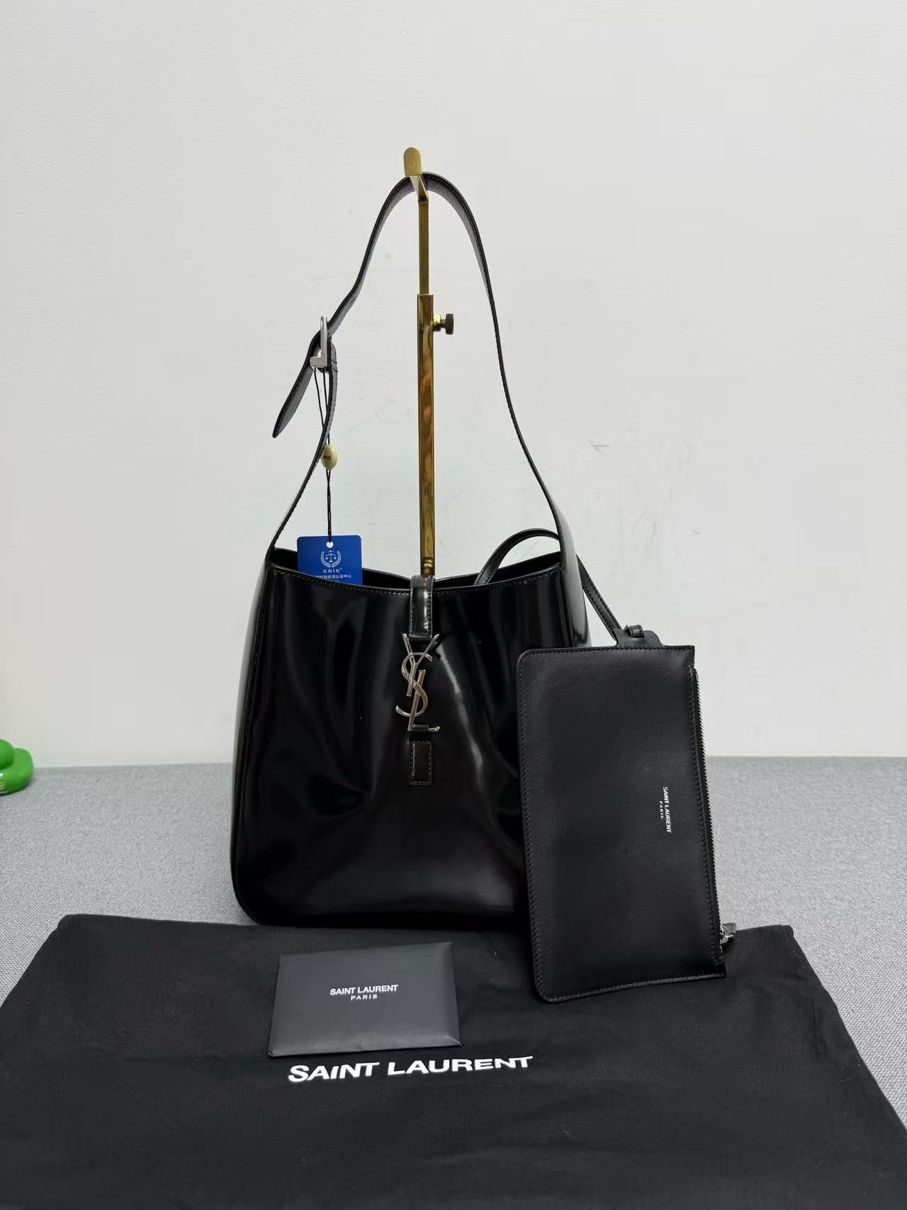 Saint Laurent - Le 5 à 7 Hobo Bag - Patent leather - Black - (medium)