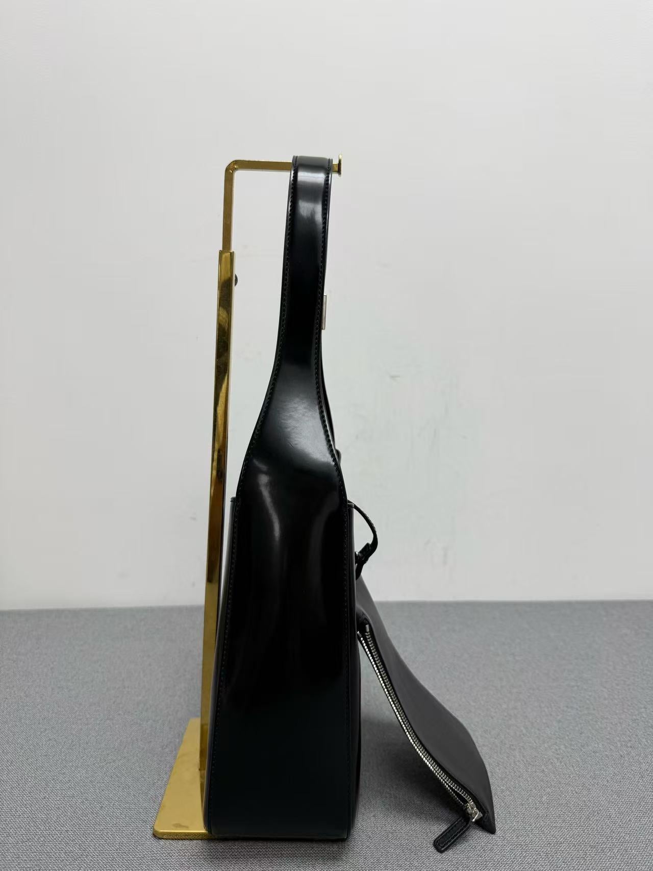 Saint Laurent - Le 5 à 7 Hobo Bag - Patent leather - Black - (medium)