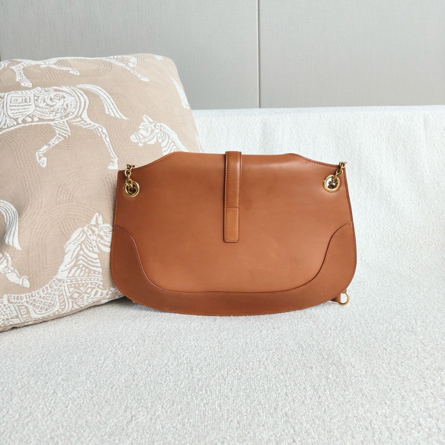 Saint Laurent - LE 5 À 7 Hobo Bag - Smooth calfskin leather - Caramel - (Medium)