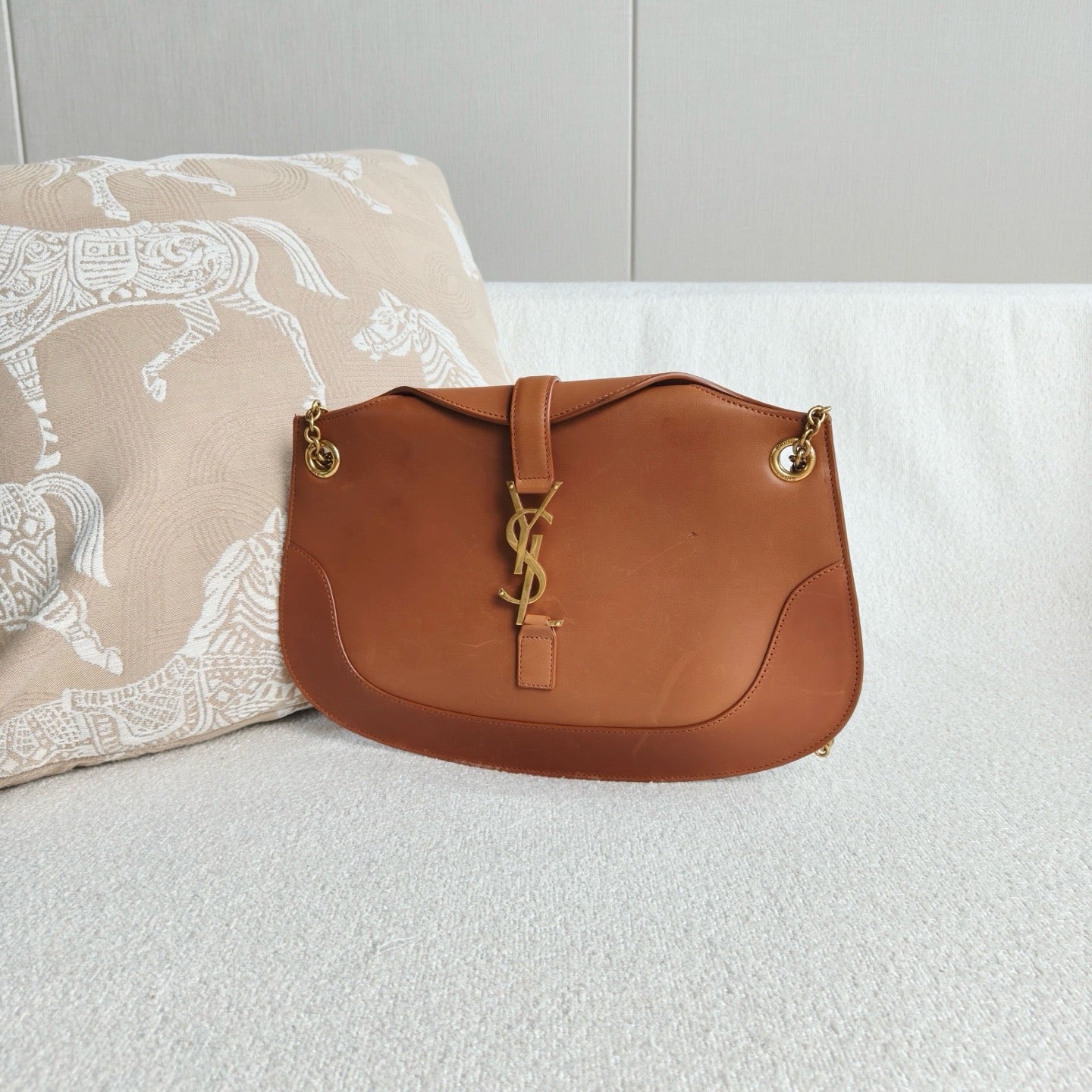Saint Laurent - LE 5 À 7 Hobo Bag - Smooth calfskin leather - Caramel - (Medium)