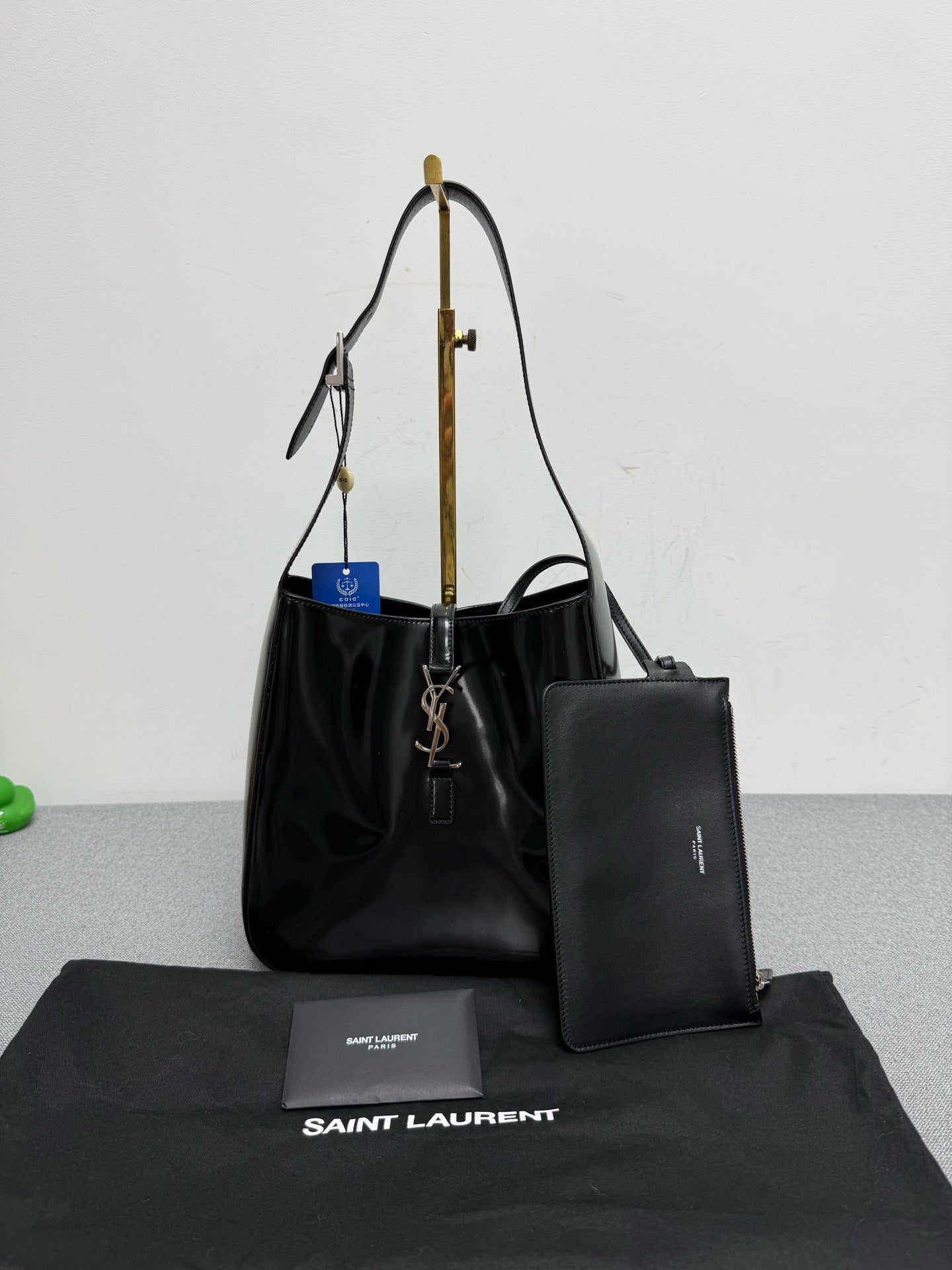 Saint Laurent - Le 5 à 7 Hobo - Patent leather - Black - (medium)