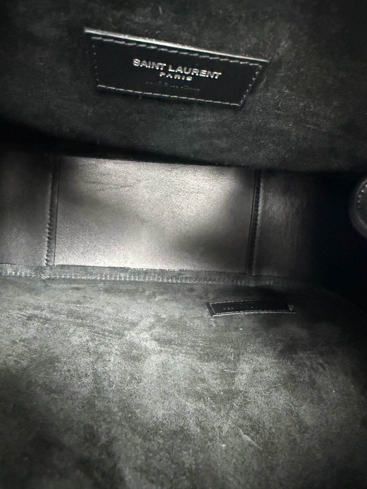 Saint Laurent - Le 5 à 7 Hobo - Patent leather - Black - (medium)
