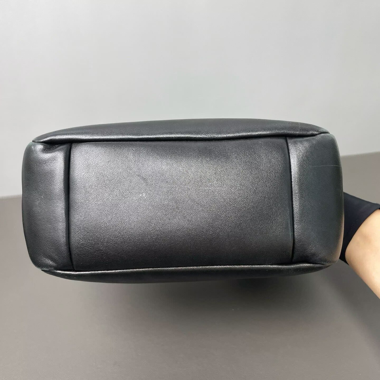 Saint Laurent - Le 5 à 7 Hobo - Puffy lambskin and fine-grained cowhide leather - Black with Gold-Tone Hardware - (Small)