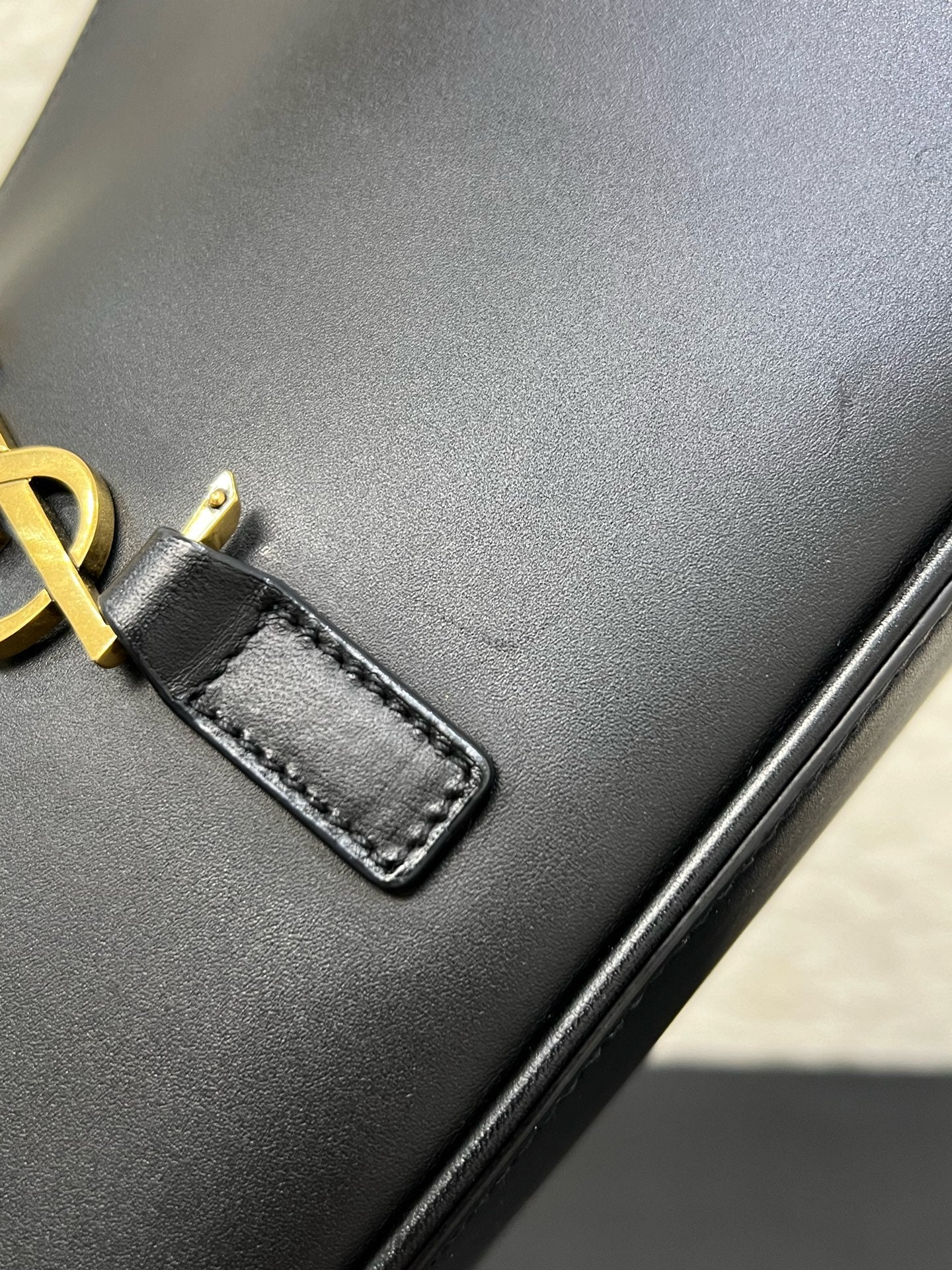 Saint Laurent - Le 5 à 7 - Leather - Black - (small)
