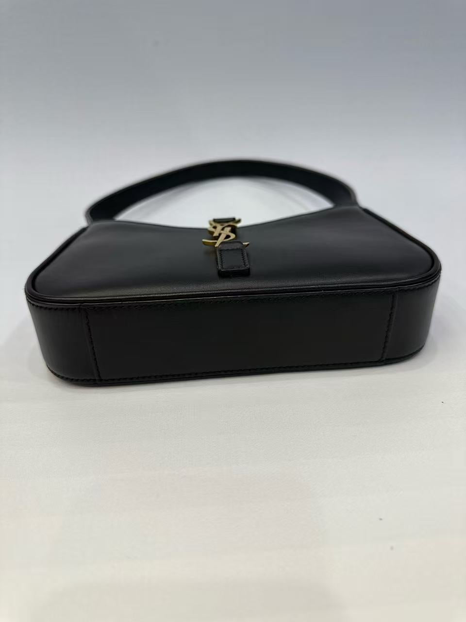 Saint Laurent - LE 5 A 7 Mini Hobo Bag - Calfskin leather - Black with Gold-Tone Hardware - (mini)