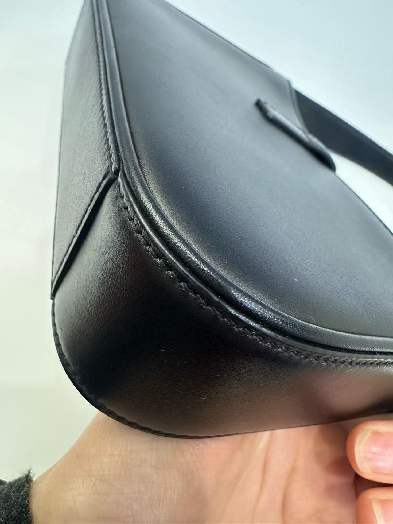 Saint Laurent - LE 5 A 7 Mini Hobo Bag - Calfskin leather - Black with Gold-Tone Hardware - (mini)