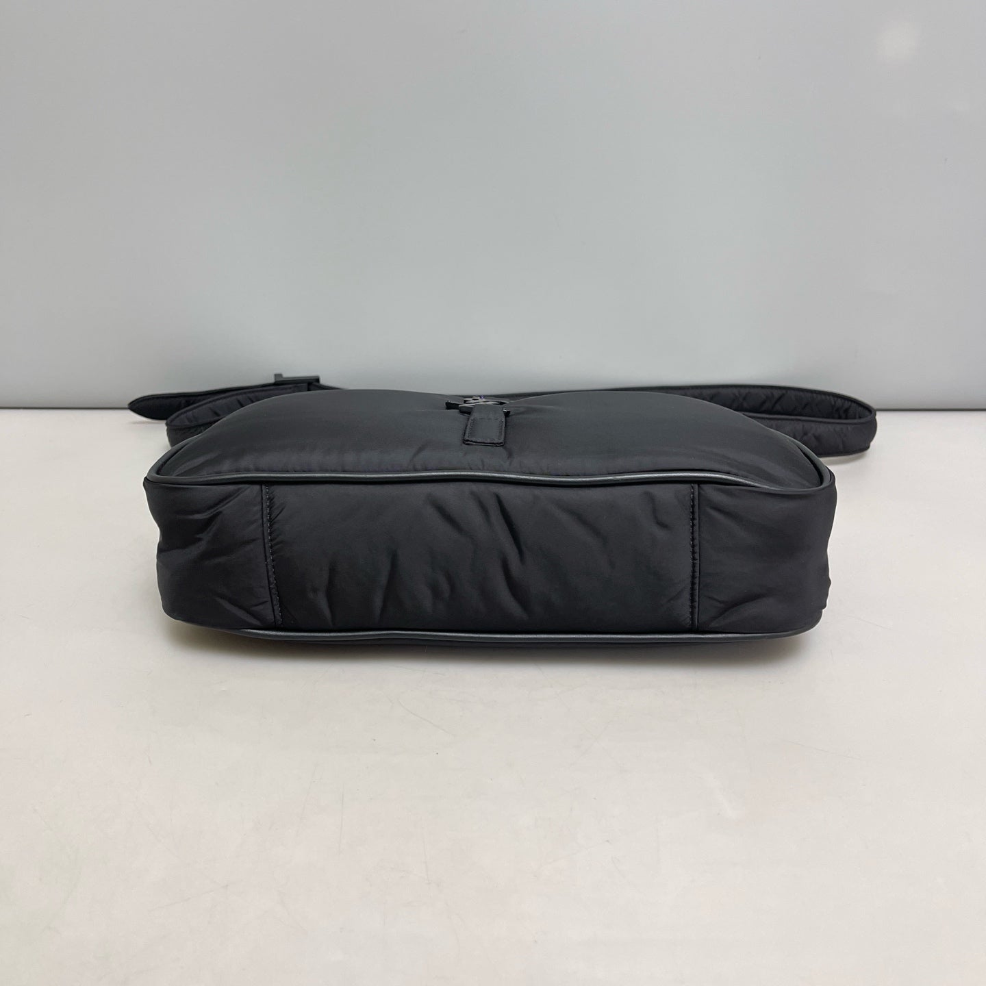 Saint Laurent - LE5A7 - Polyamide - Black - (medium)