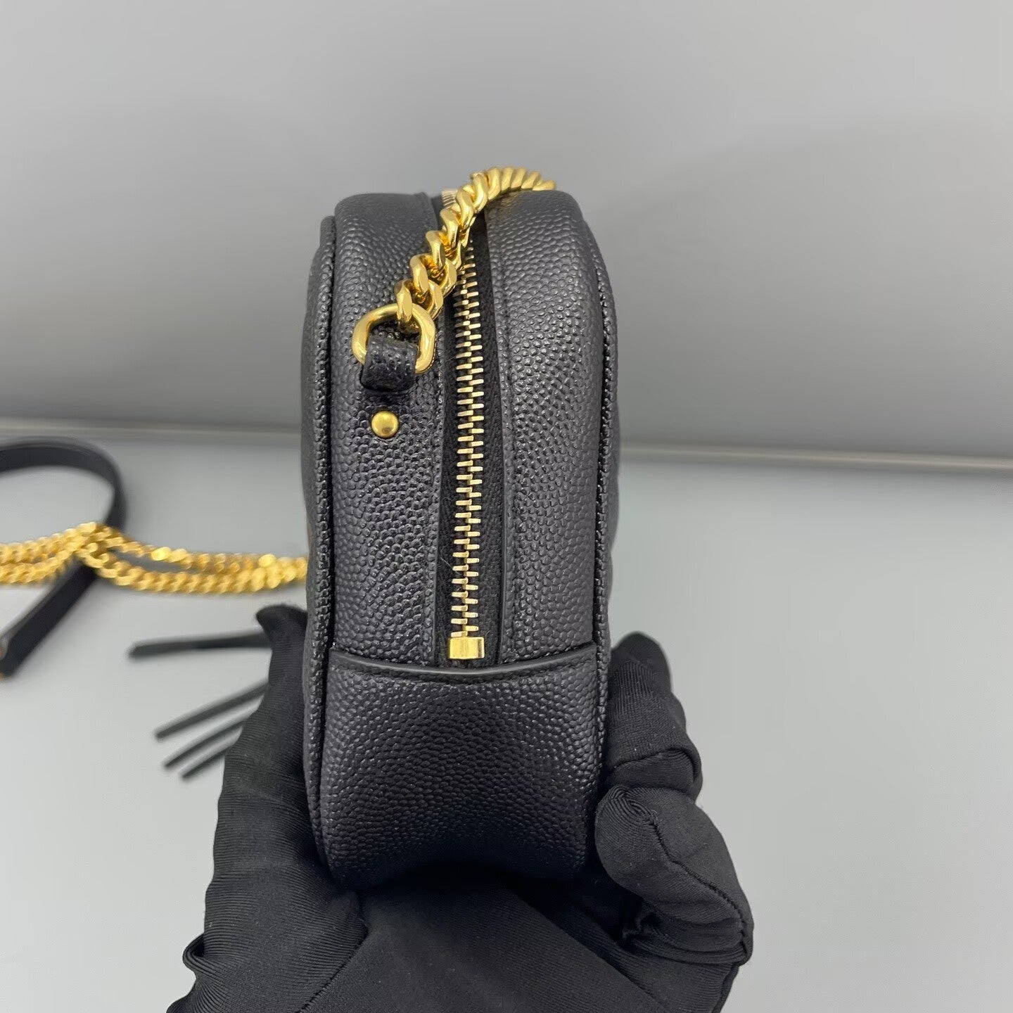 Saint Laurent - Lou Camera Bag with Tassel - Grain de poudre embossed leather - Black - (mini)