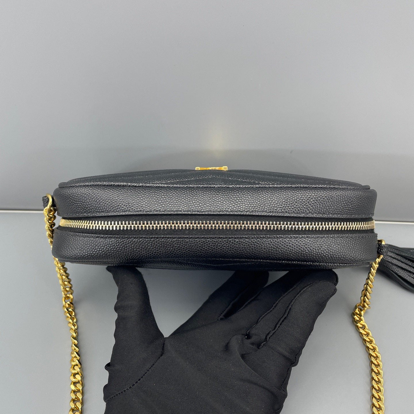 Saint Laurent - Lou Camera Bag with Tassel - Grain de poudre embossed leather - Black - (mini)